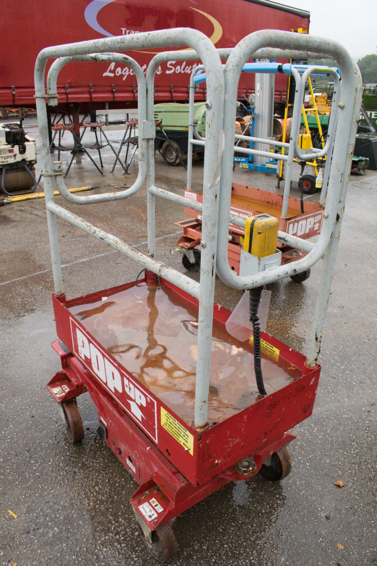 Pop-up battery electric push along scissor lift - Image 2 of 2