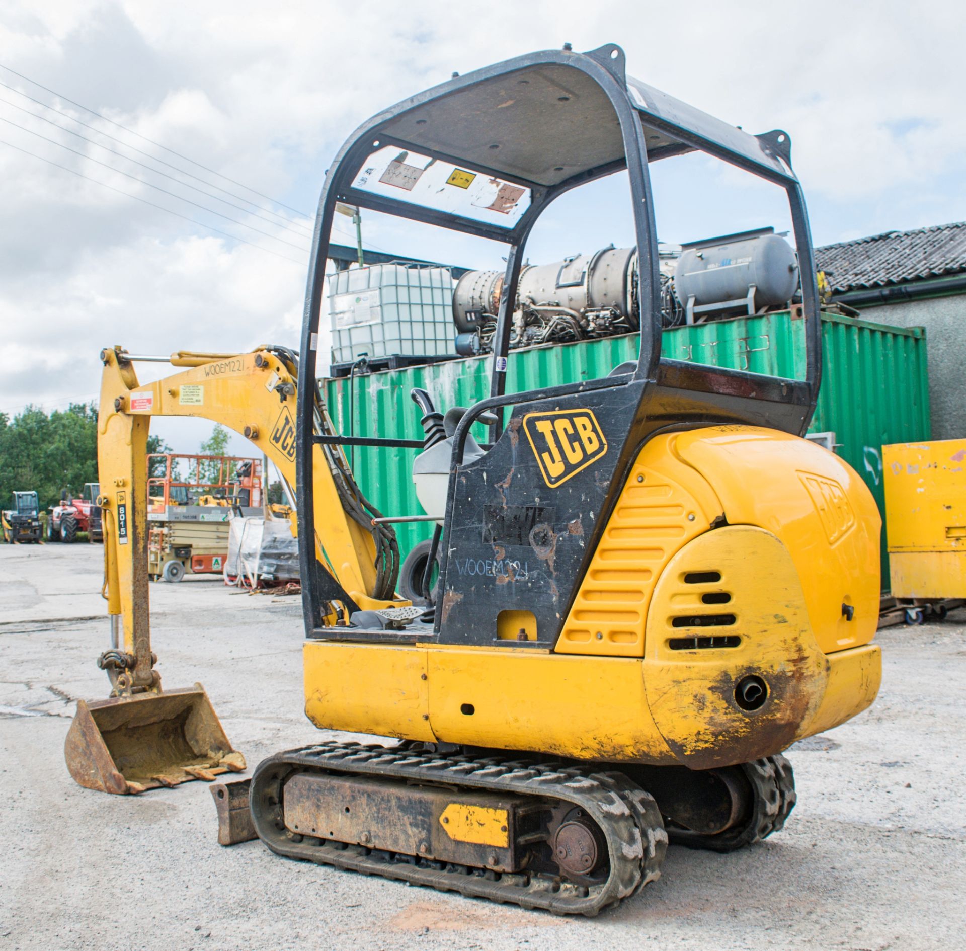 JCB 8015 1.5 tonne rubber tracked mini excavator Year: 2004 S/N: 1020938 Recorded Hours: 3541 - Image 3 of 12