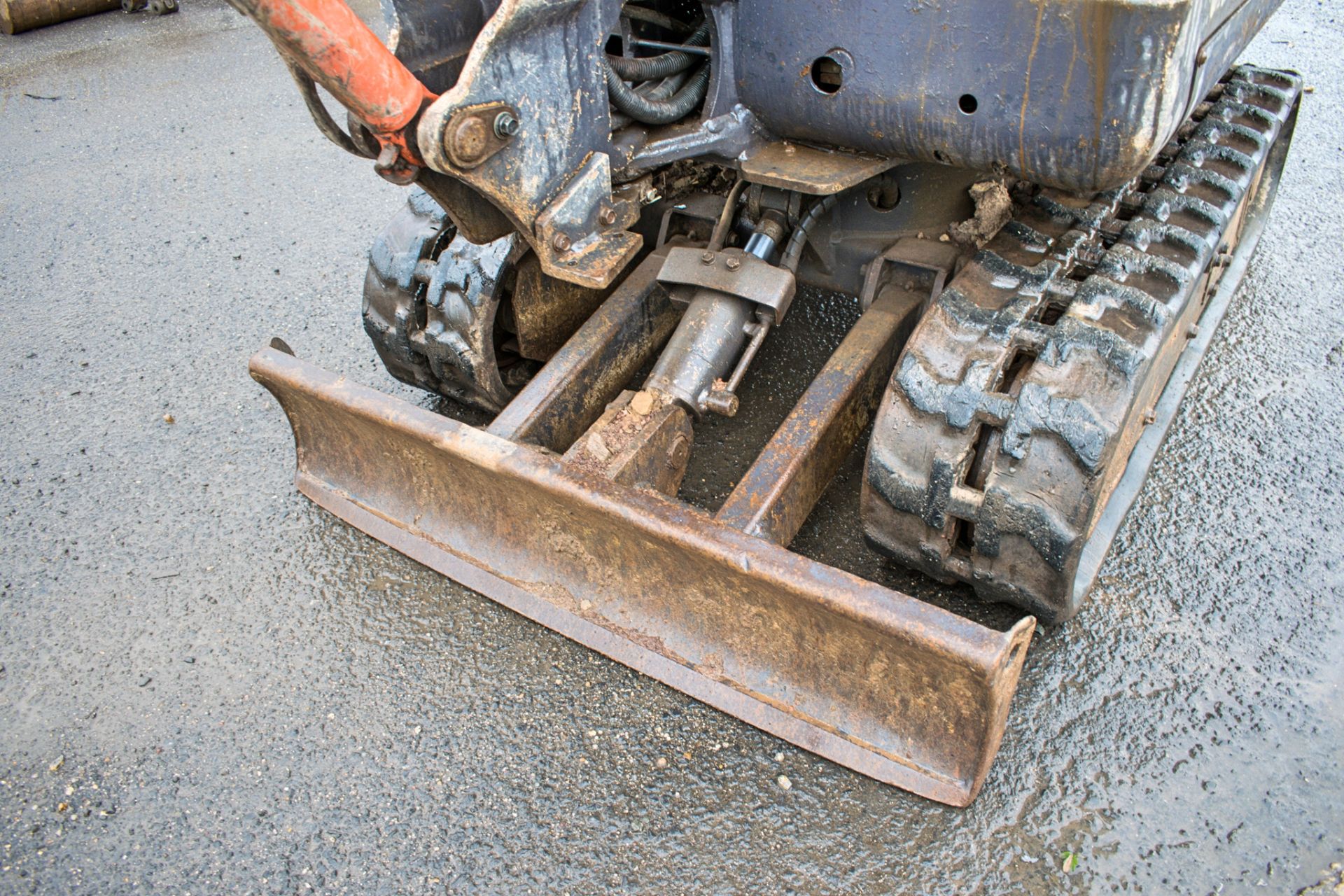 Kubota KX36-2 1.5 tonne rubber tracked excavator Year: 2004 S/N: 7058884 Recorded Hours: 2628 - Image 10 of 12