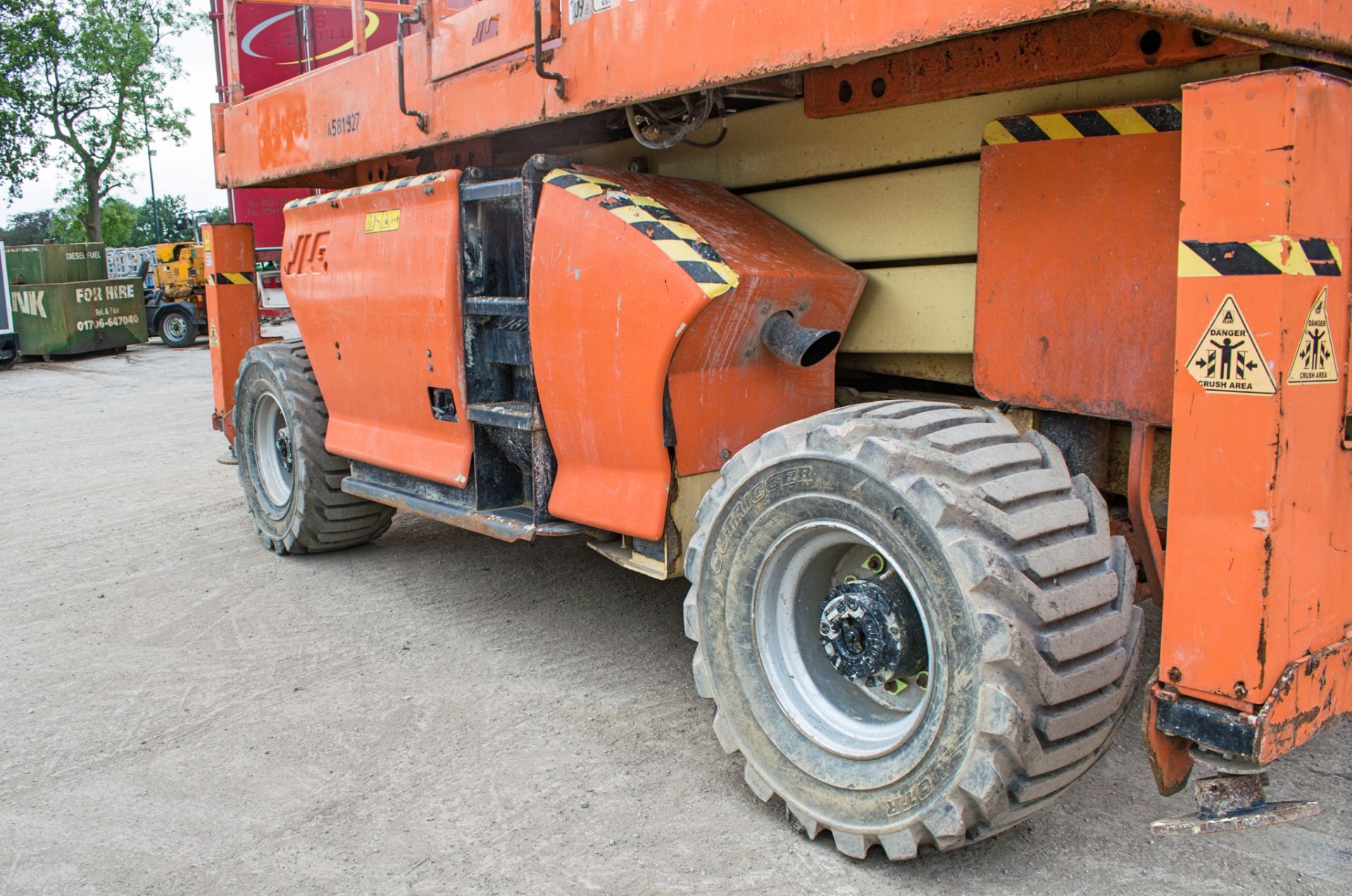 JLG 3594RT diesel driven 4x4 scissor lift Year: 2012 S/N: 210712 Recorded Hours: 641 A581927 - Image 8 of 14