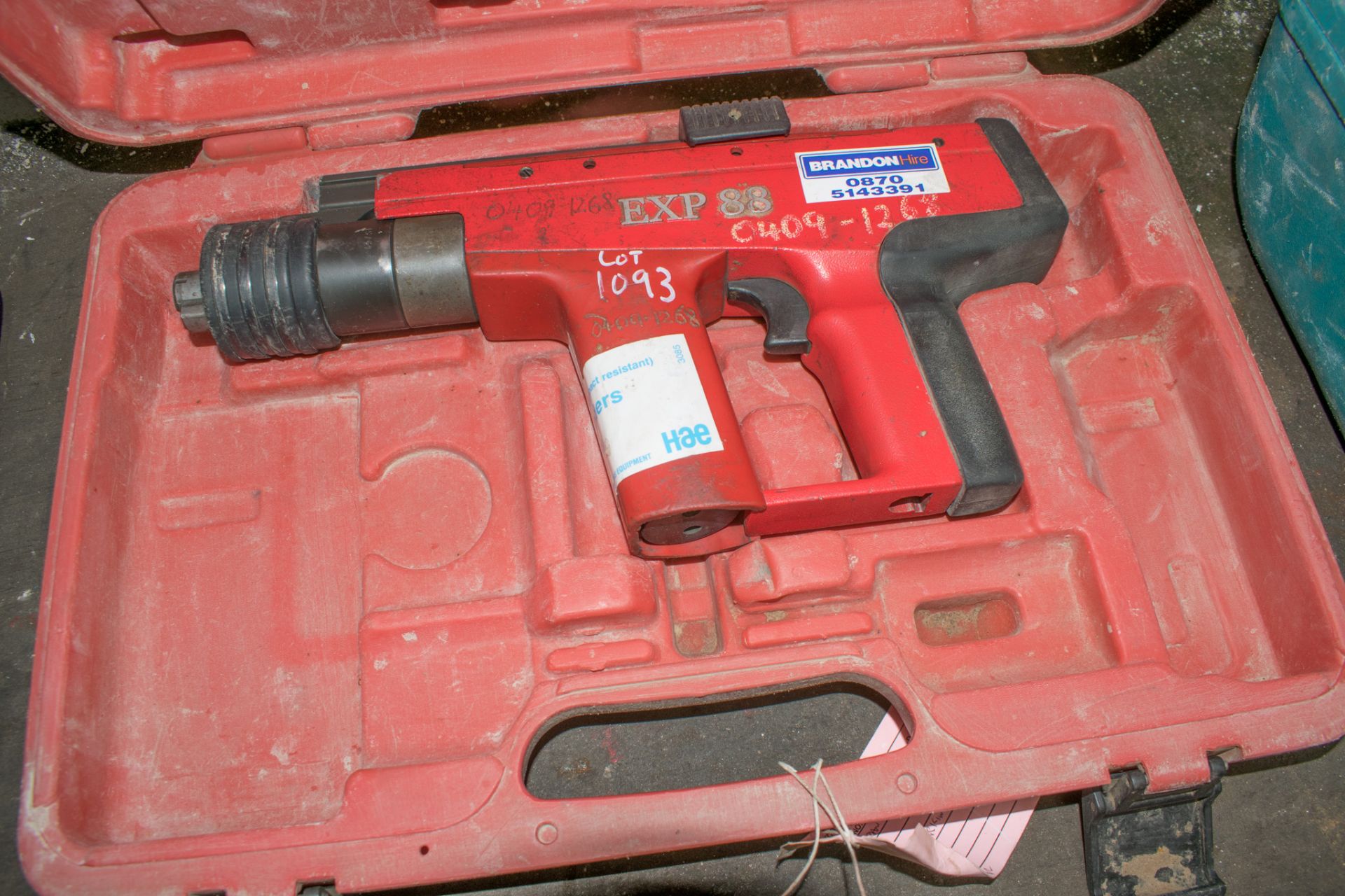 EXP 88 nail gun Complete with carry case