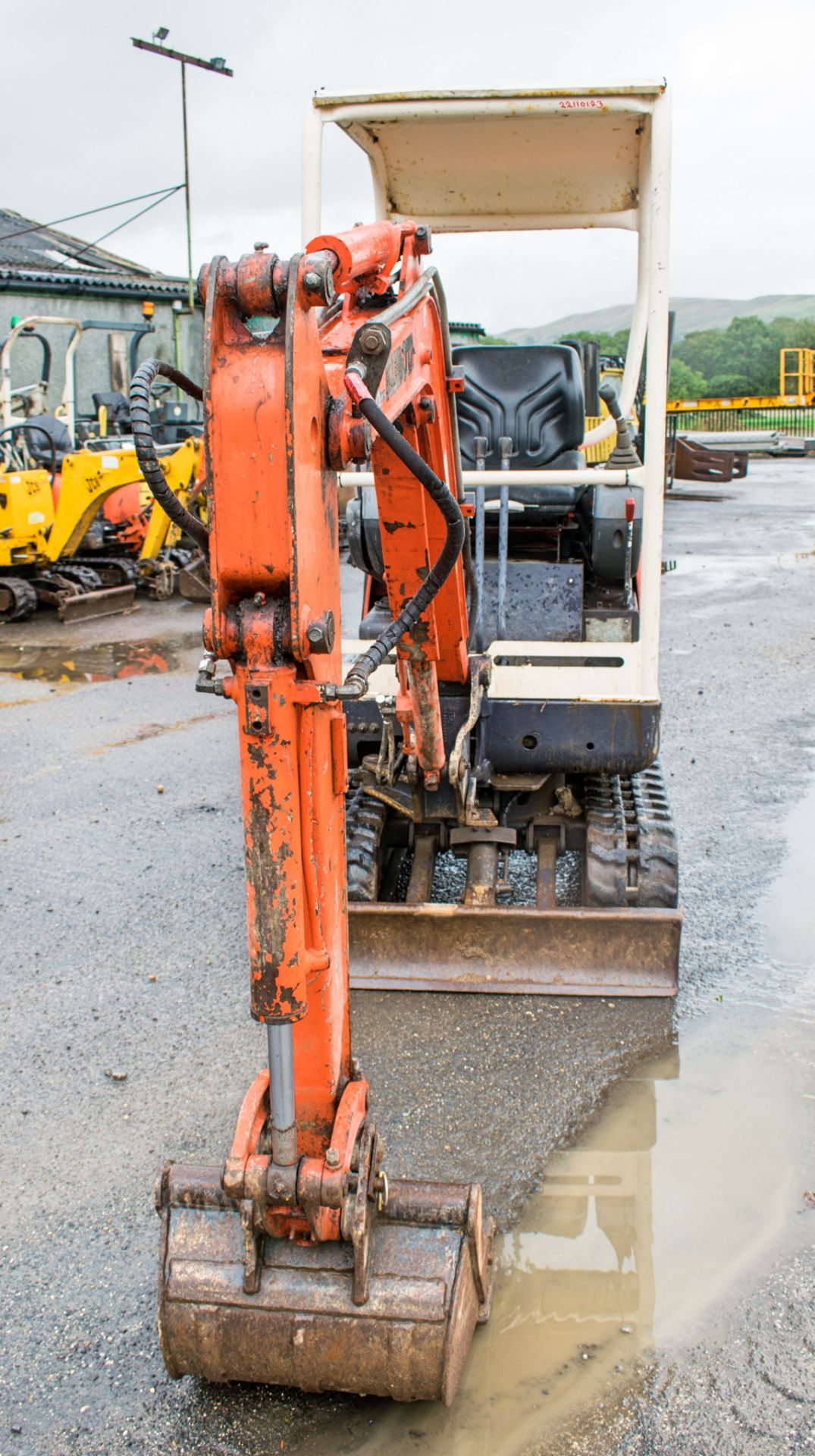 Kubota KX36-2 1.5 tonne rubber tracked excavator Year: 2004 S/N: 7058884 Recorded Hours: 2628 - Image 5 of 12