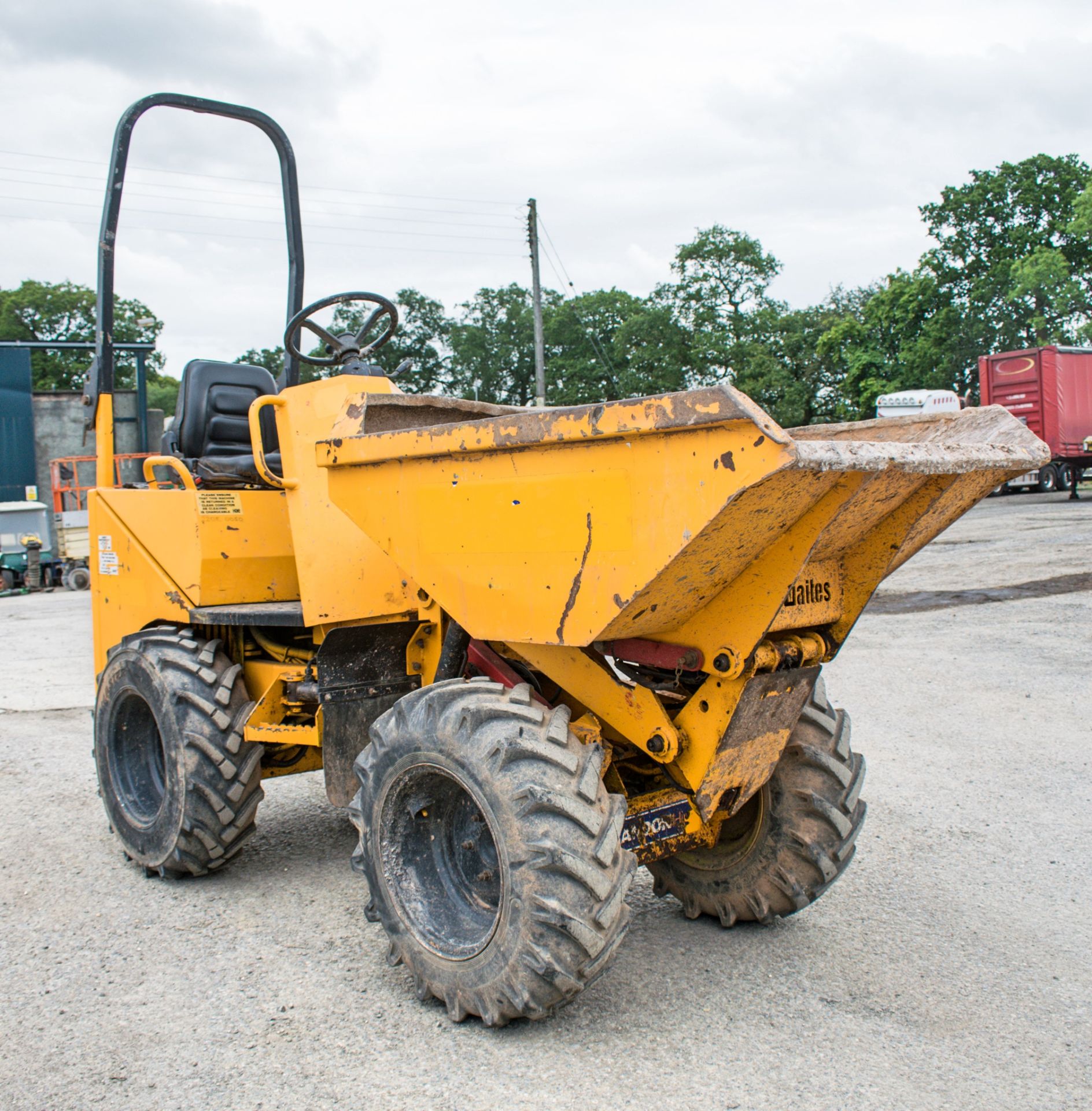 Thwaites 1 tonne hi-tip dumper Year: 2006 S/N: 5A9415 Recorded Hours: 2820 220E0050 - Image 4 of 14