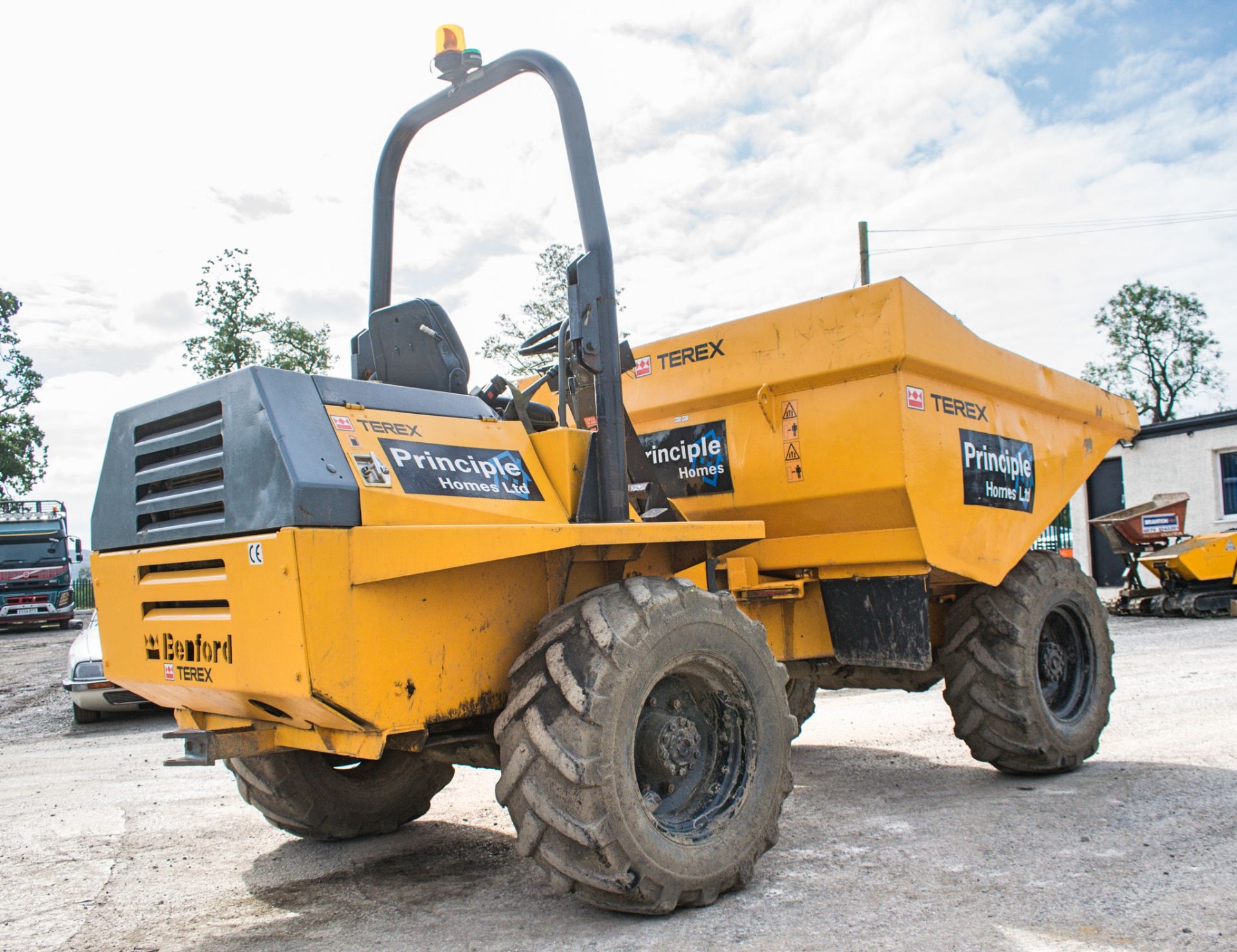 Benford Terex 6 tonne straight skip dumper  Year: 2004 S/N: ET197 Recorded Hours: 3909 - Image 4 of 15