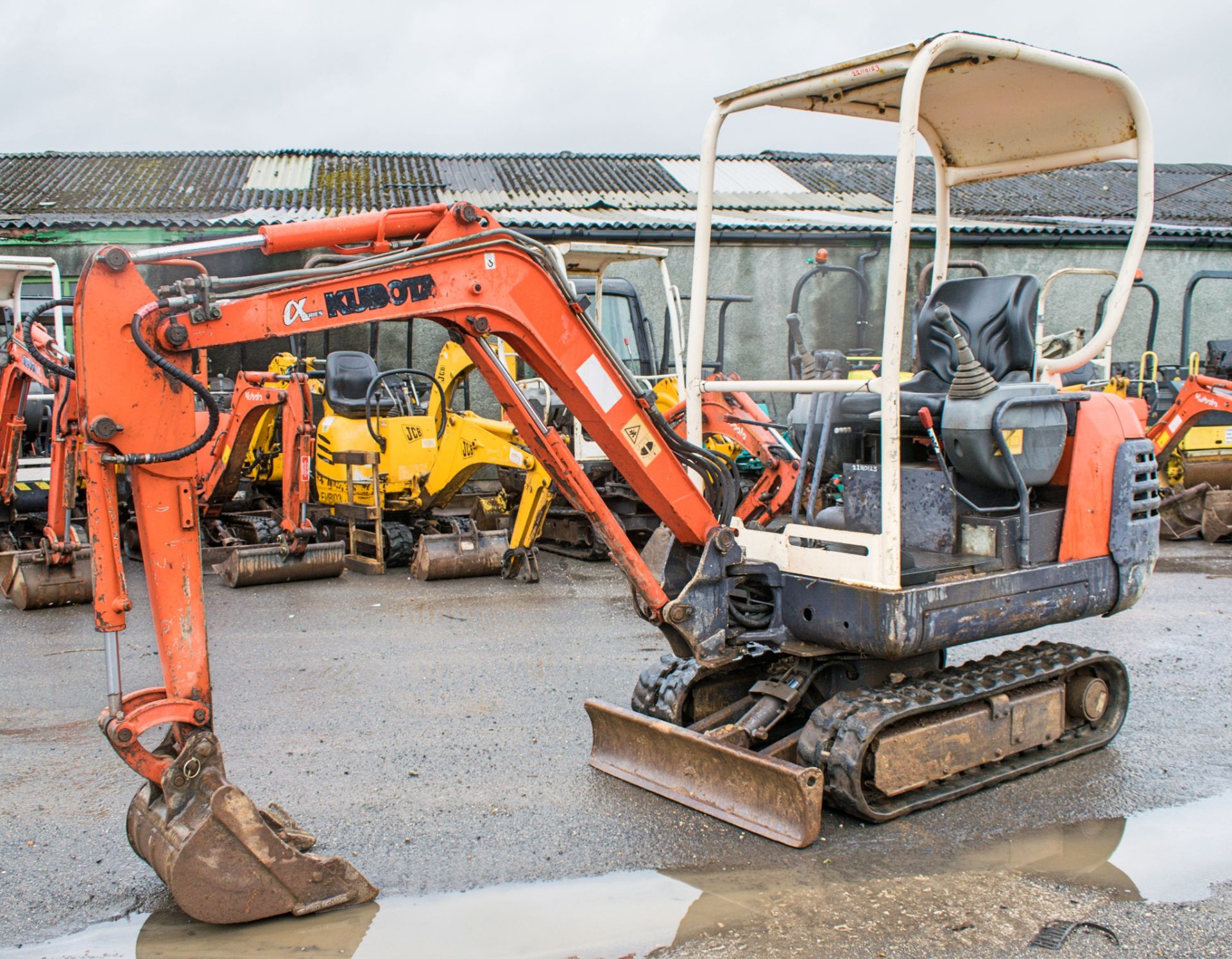 Kubota KX36-2 1.5 tonne rubber tracked excavator Year: 2004 S/N: 7058884 Recorded Hours: 2628