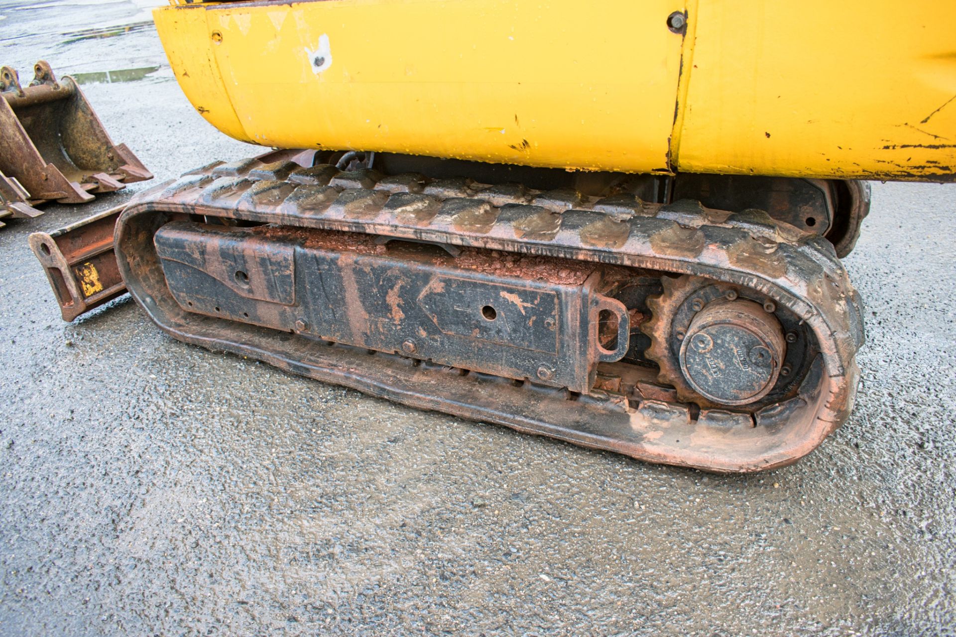 JCB 8014 1.5 tonne rubber tracked excavator Year: 2007 S/N: 1283459 Recorded Hours: 1769 blade & 3 - Image 8 of 12