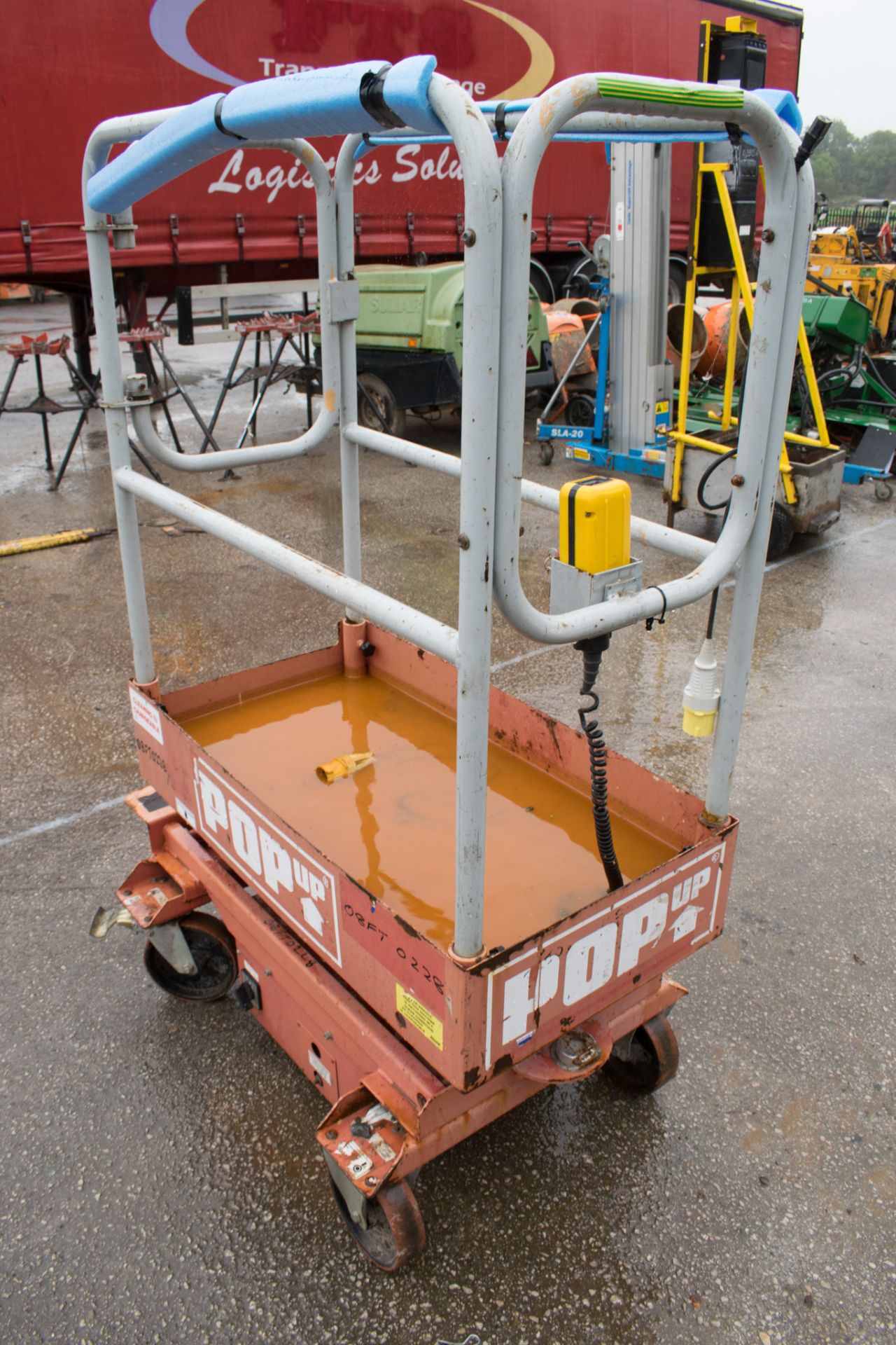 Pop-up battery electric push along scissor lift 0228 - Image 2 of 2