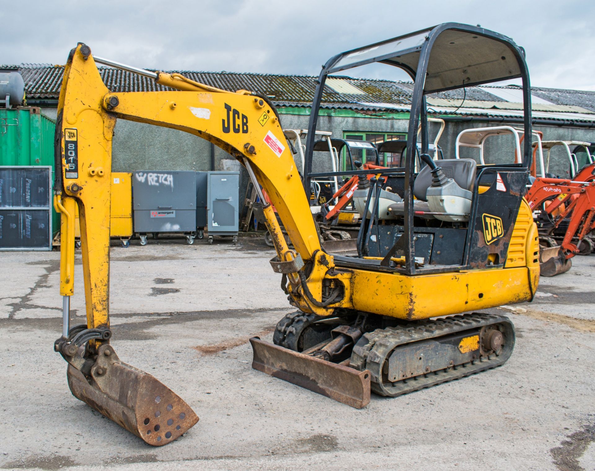 JCB 8015 1.5 tonne rubber tracked mini excavator Year: 2004 S/N: 1020825 Recorded Hours: 3032