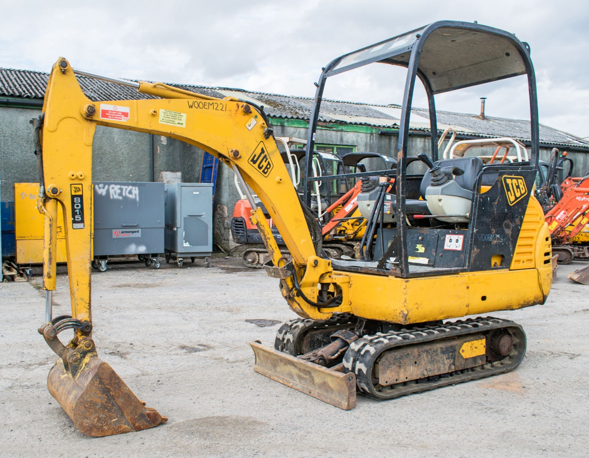 JCB 8015 1.5 tonne rubber tracked mini excavator Year: 2004 S/N: 1020938 Recorded Hours: 3541