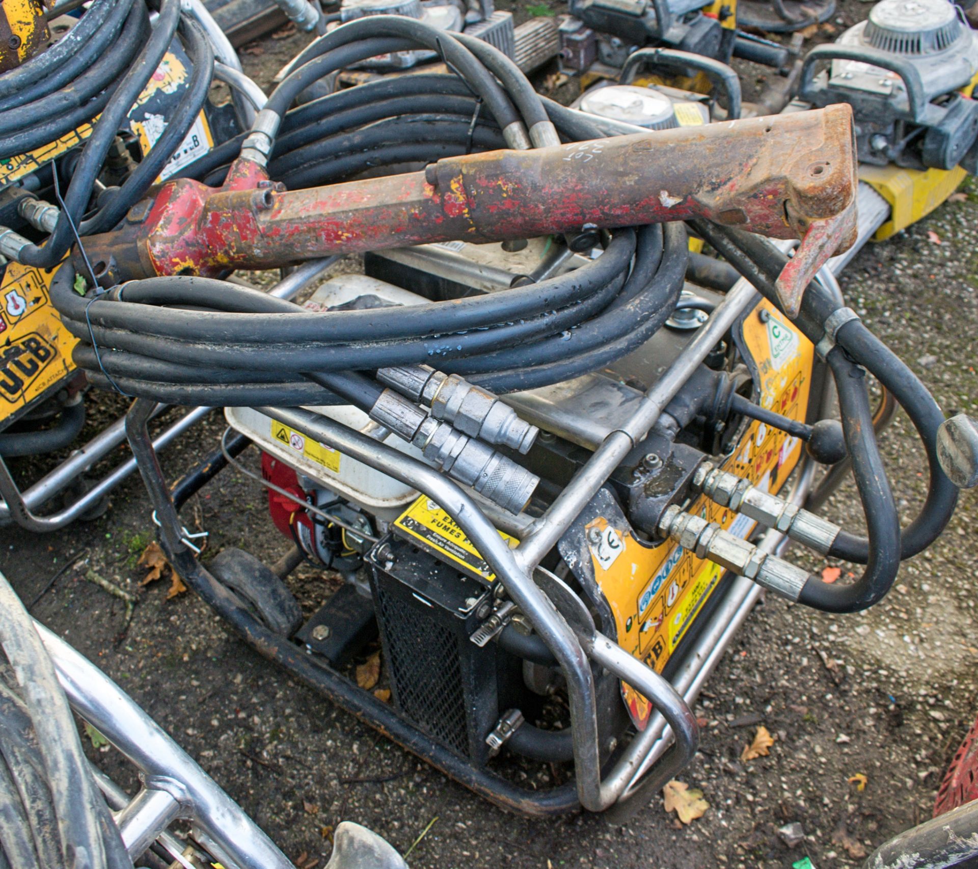 JCB COMPACT petrol driven hydraulic power pack Complete with anti-vibe hydraulic breaker