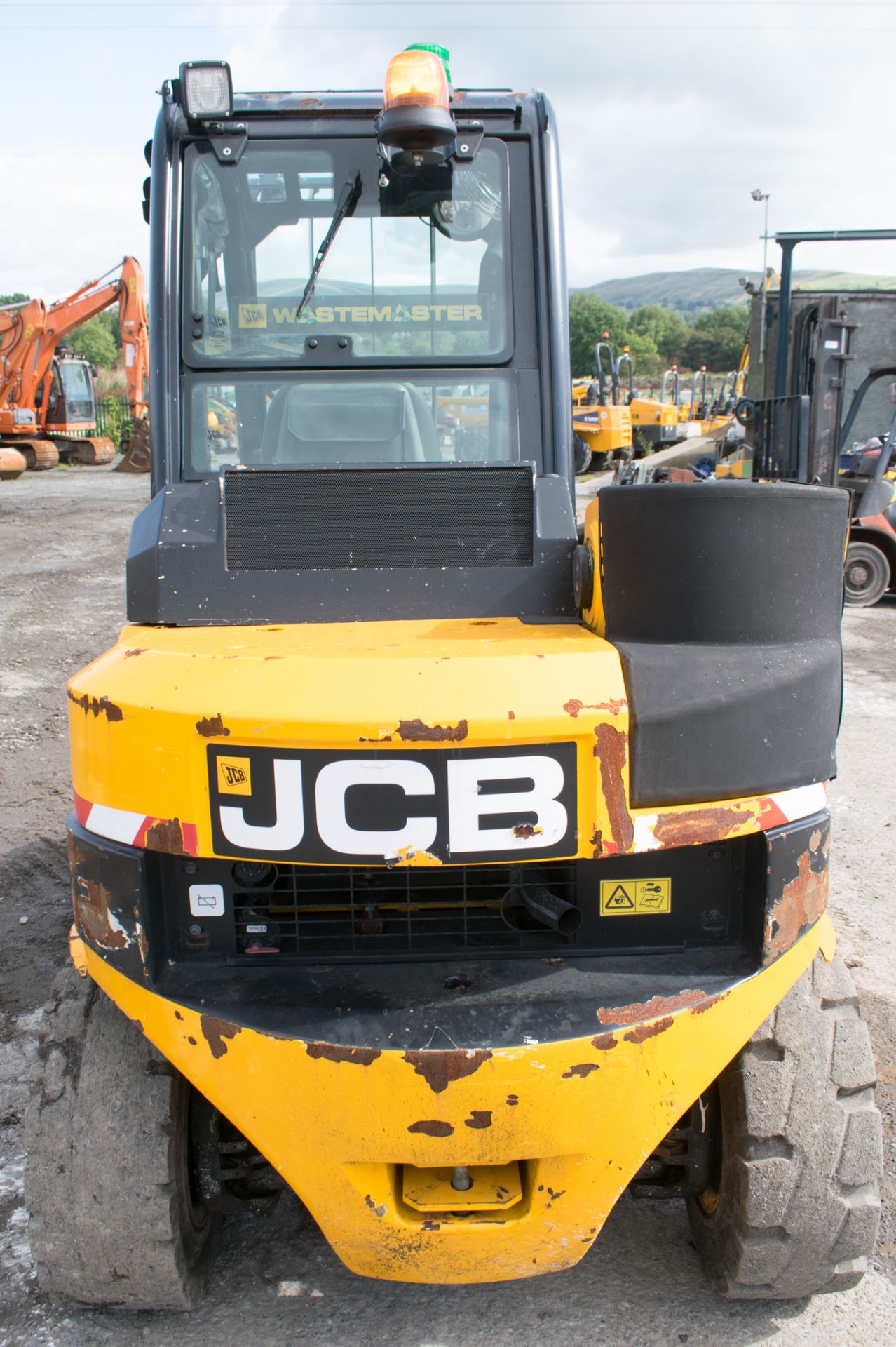 JCB TLT 35D 4wd Teletruck fork lift truck Year: 2014 S/N: 2252900 Recorded hours: 2857 - Image 3 of 8