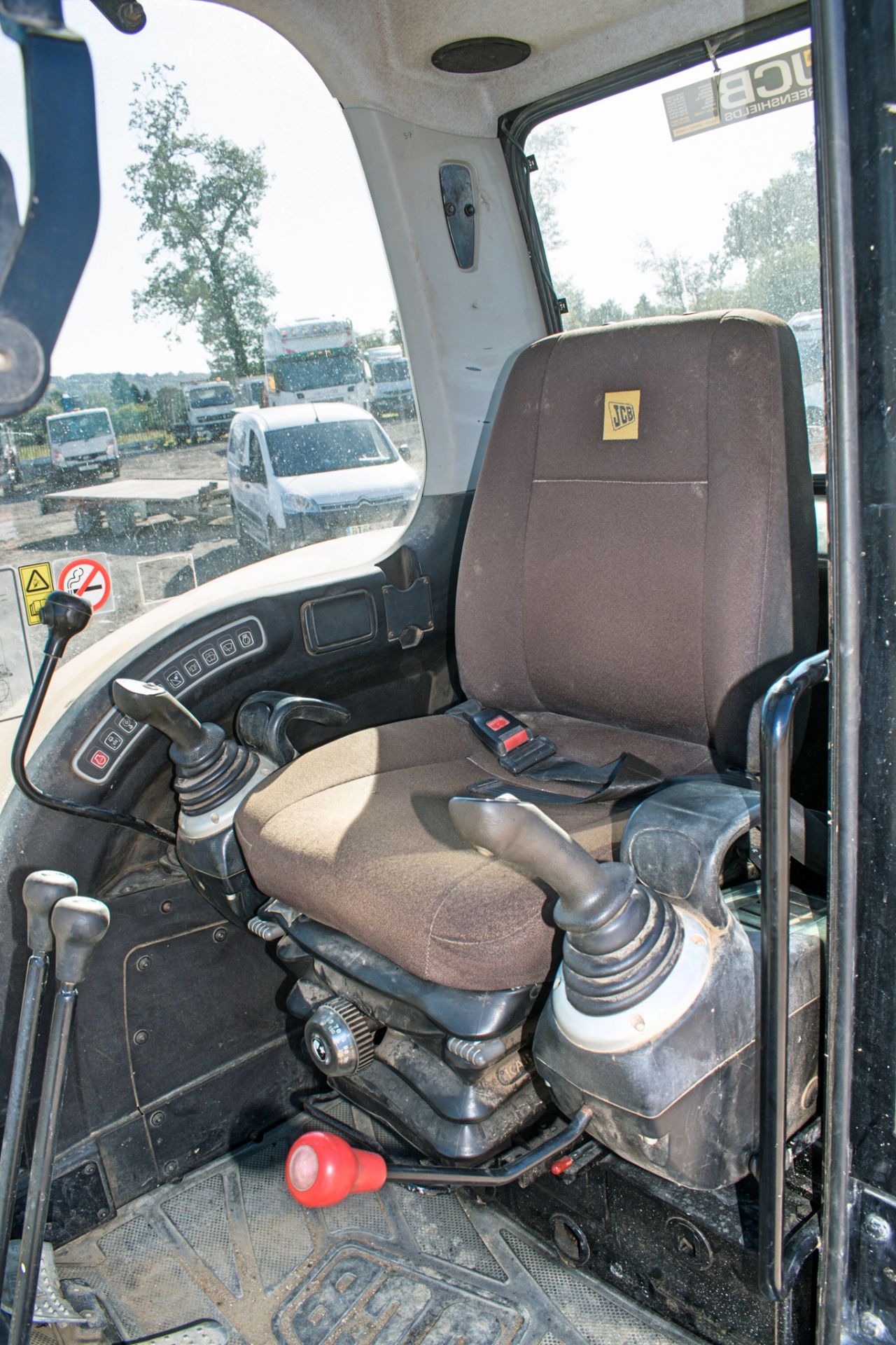 JCB 8085 ZTS 8.5 tonne rubber tracked excavator Year: 2013 S/N: 1073047 Recorded Hours: 95075 (Clock - Bild 16 aus 19