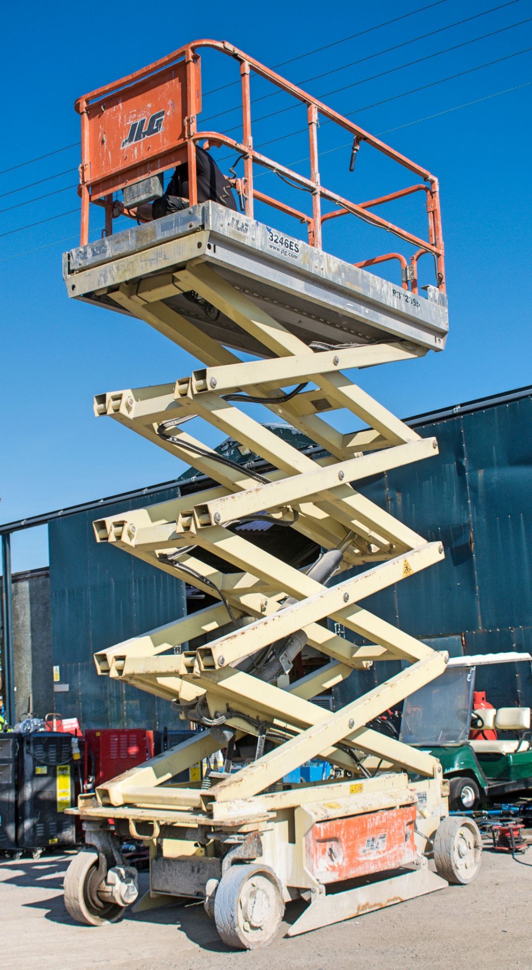 JLG 3246ES battery electric scissor lift Year: 2011 S/N: 024366 Recorded Hours: 212 R372365 - Image 7 of 9