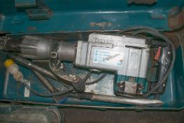 MAKITA 110 volt breaker C Complete with 3 breaker steels and carry case