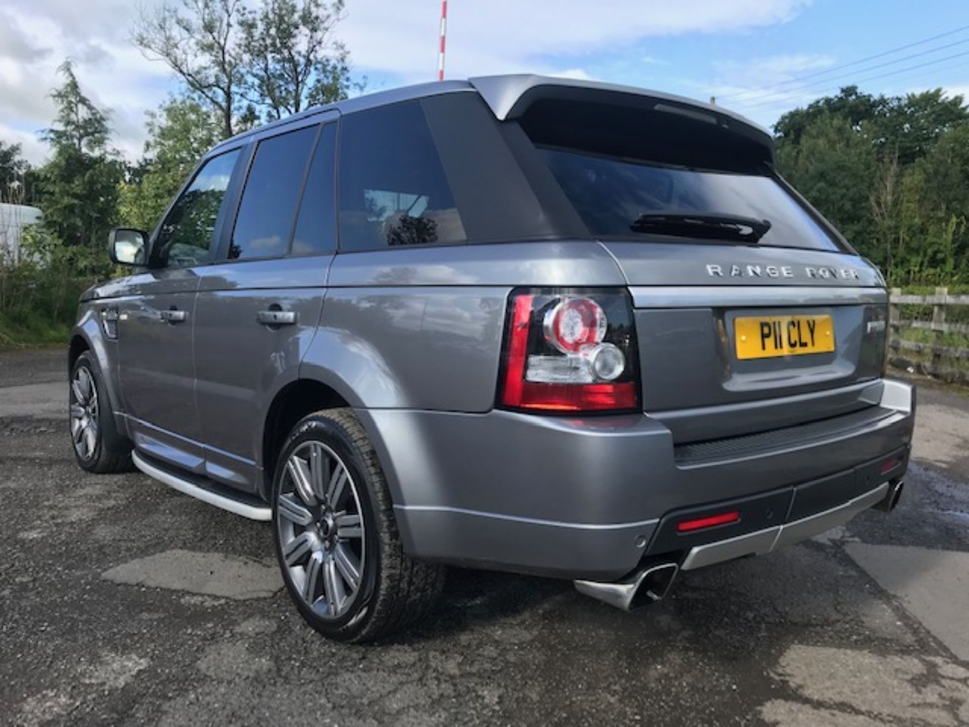 LAND ROVER RANGE ROVER SPORT 5.0 V8 Supercharged Autobiography petrol sport utility vehicle  Reg No: - Image 10 of 27