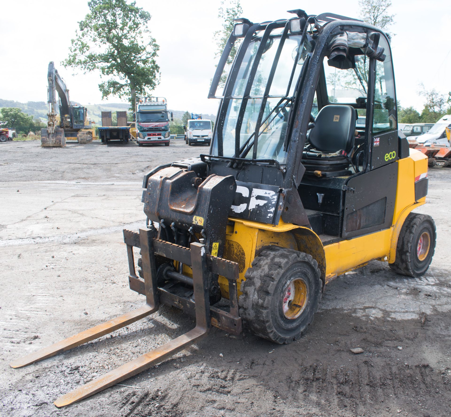 JCB TLT 35D 4wd Teletruck fork lift truck Year: 2014 S/N: 2252900 Recorded hours: 2857