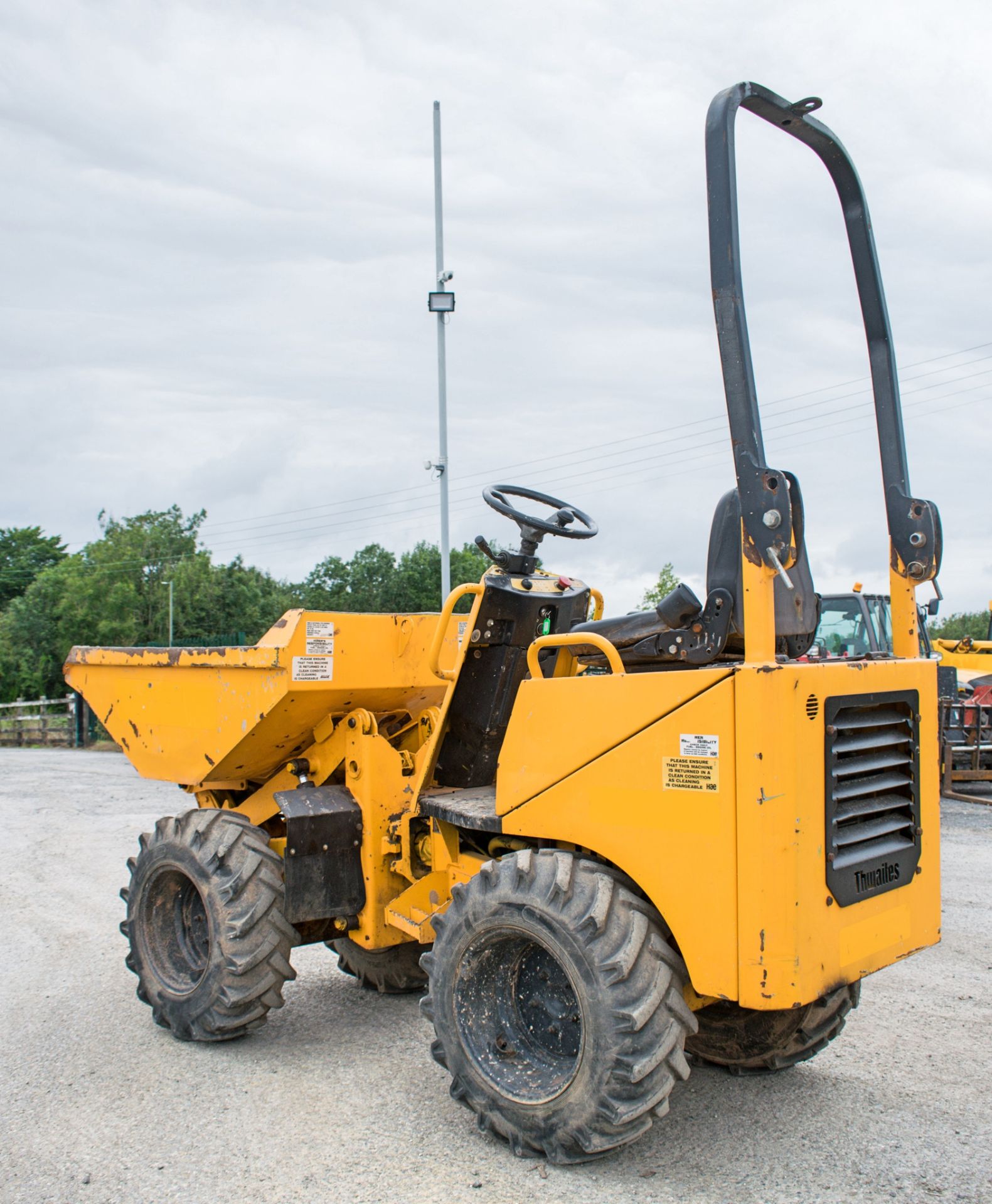 Thwaites 1 tonne hi-tip dumper Year: 2006 S/N: 5A9415 Recorded Hours: 2820 220E0050 - Image 2 of 14