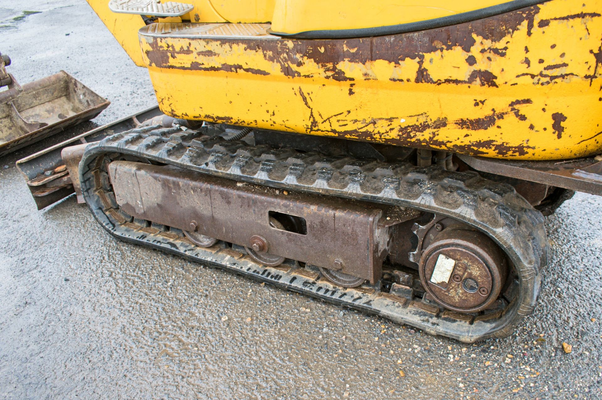 JCB 8008 0.8 tonne rubber tracked micro excavator Year: 2006 S/N: 1148840 Recorded Hours: 747 blade, - Image 7 of 12