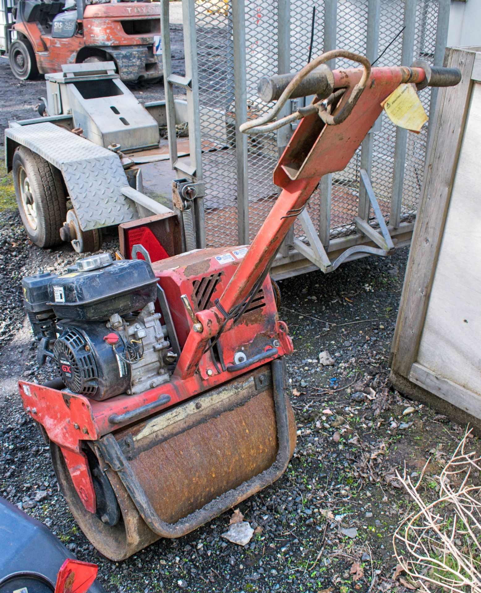 Fairport FVR580 petrol driven pedestrian roller  **parts missing** A608015 - Image 2 of 2