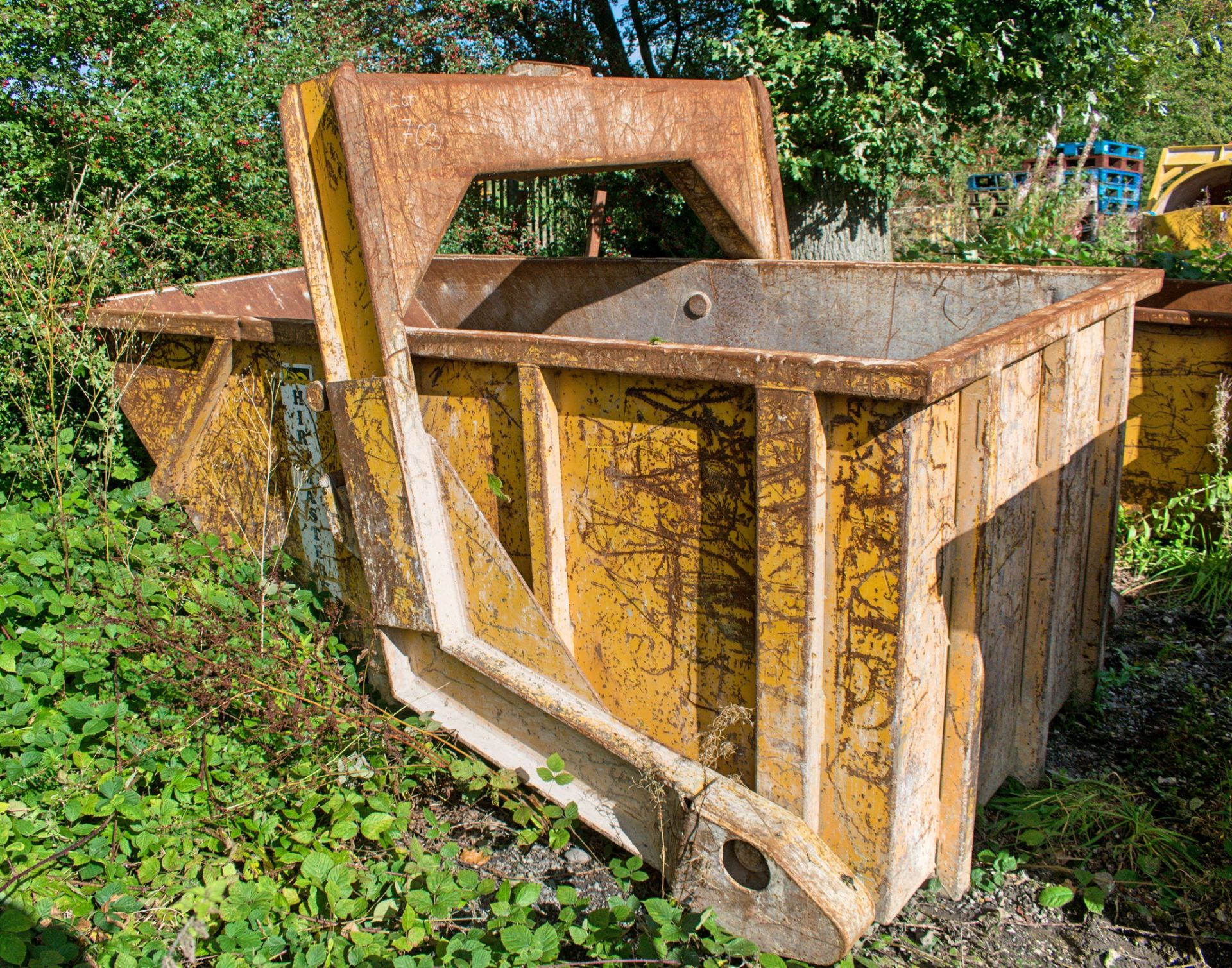 4000 litre boat skip