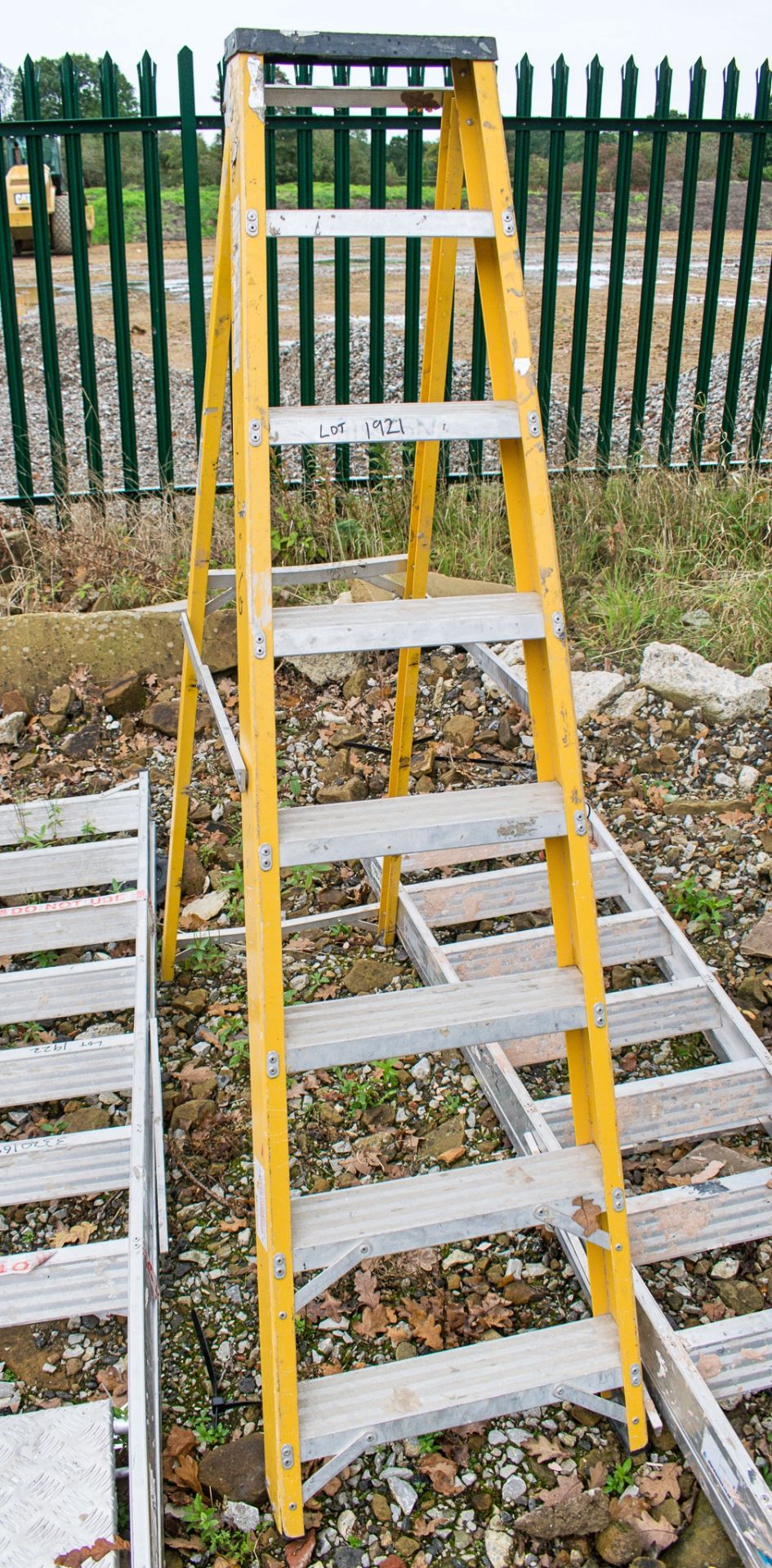 8 tread glass fibre framed step ladder