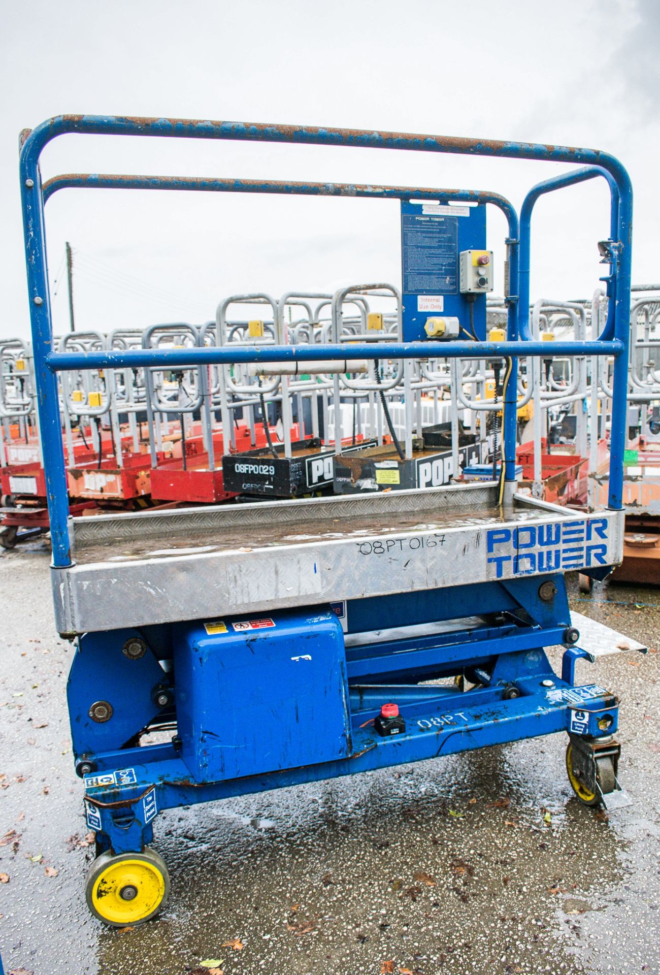 Power Tower push around battery electric scissor lift 08PT0167 - Image 4 of 4