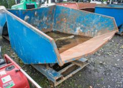 Steel tipping skip A764047