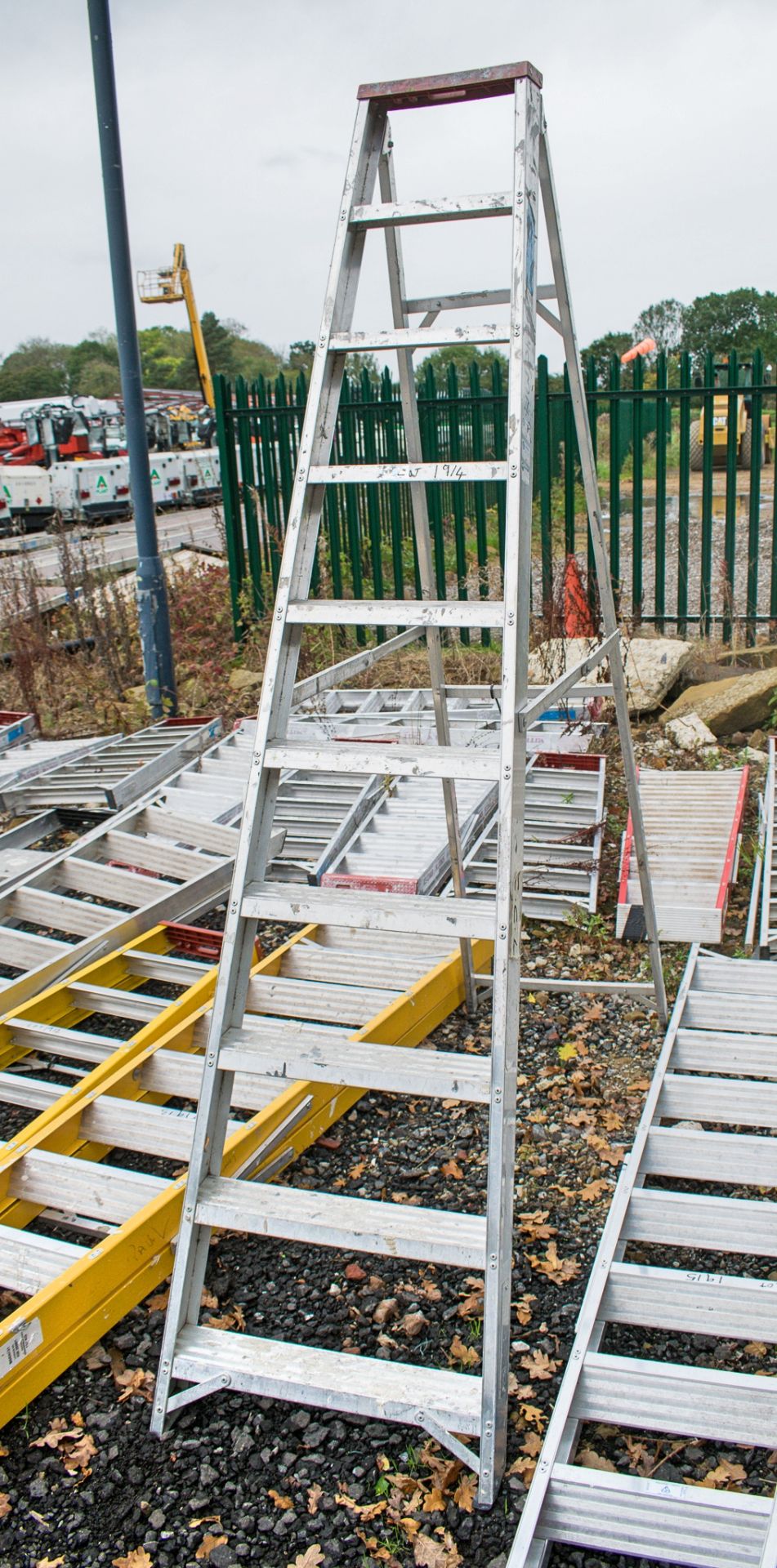 10 tread aluminium step ladder