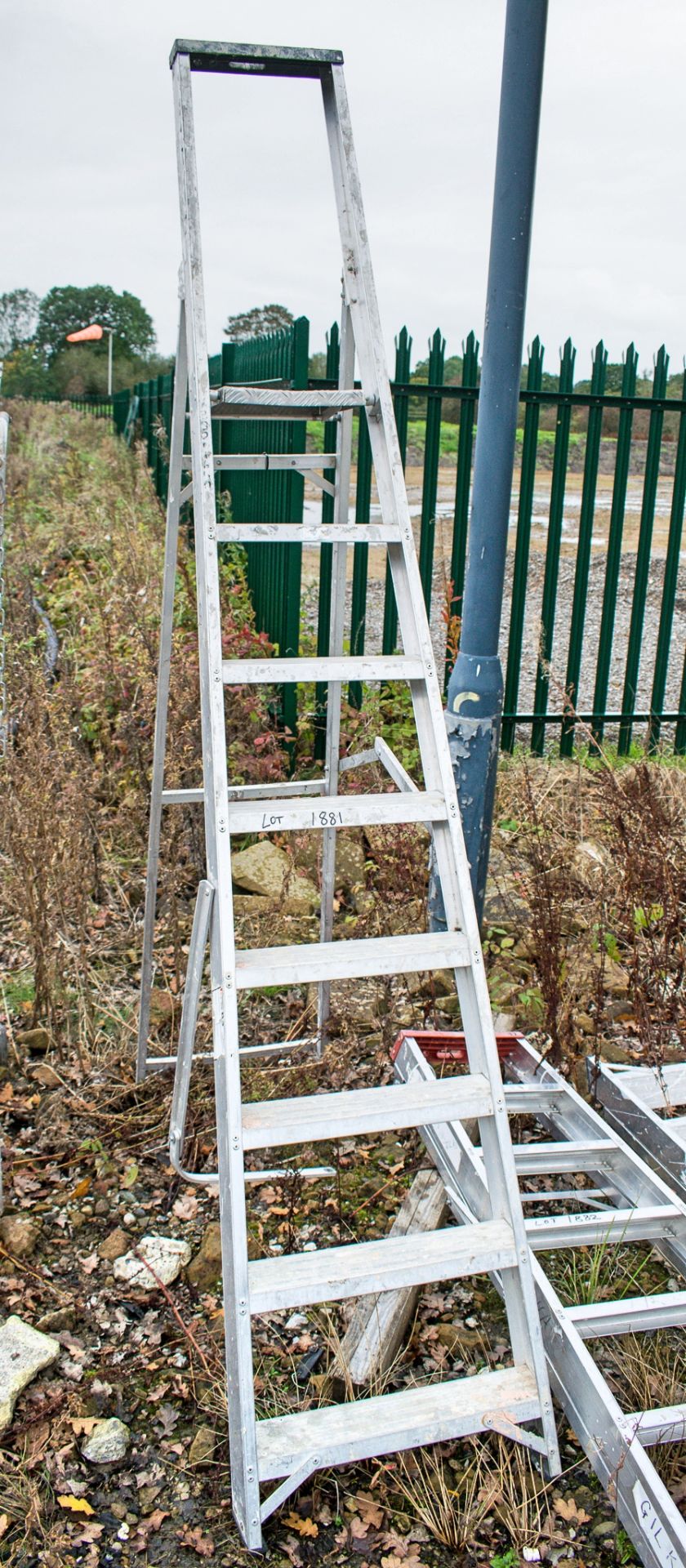 8 tread aluminium step ladder