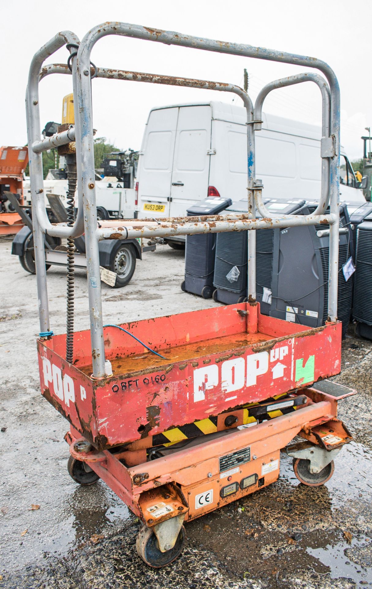 Pop-Up push around battery electric scissor lift 08FT0160 - Image 3 of 4