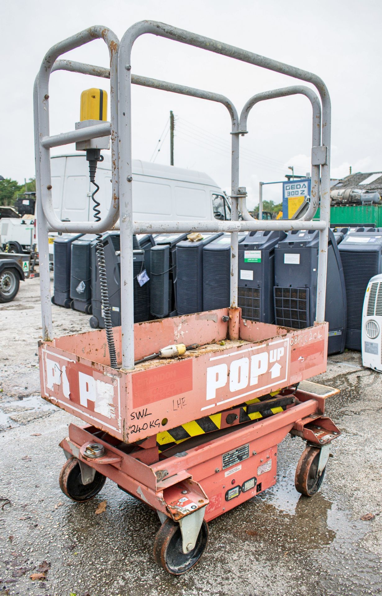 Pop-Up push around battery electric scissor lift 08FT0240 - Image 4 of 4