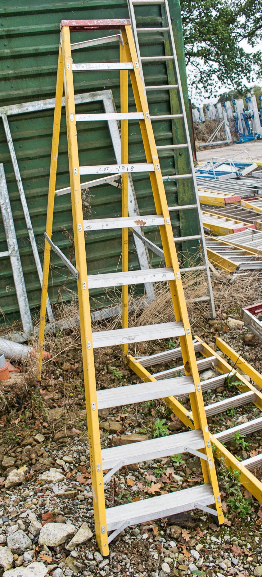 10 tread glass fibre framed step ladder