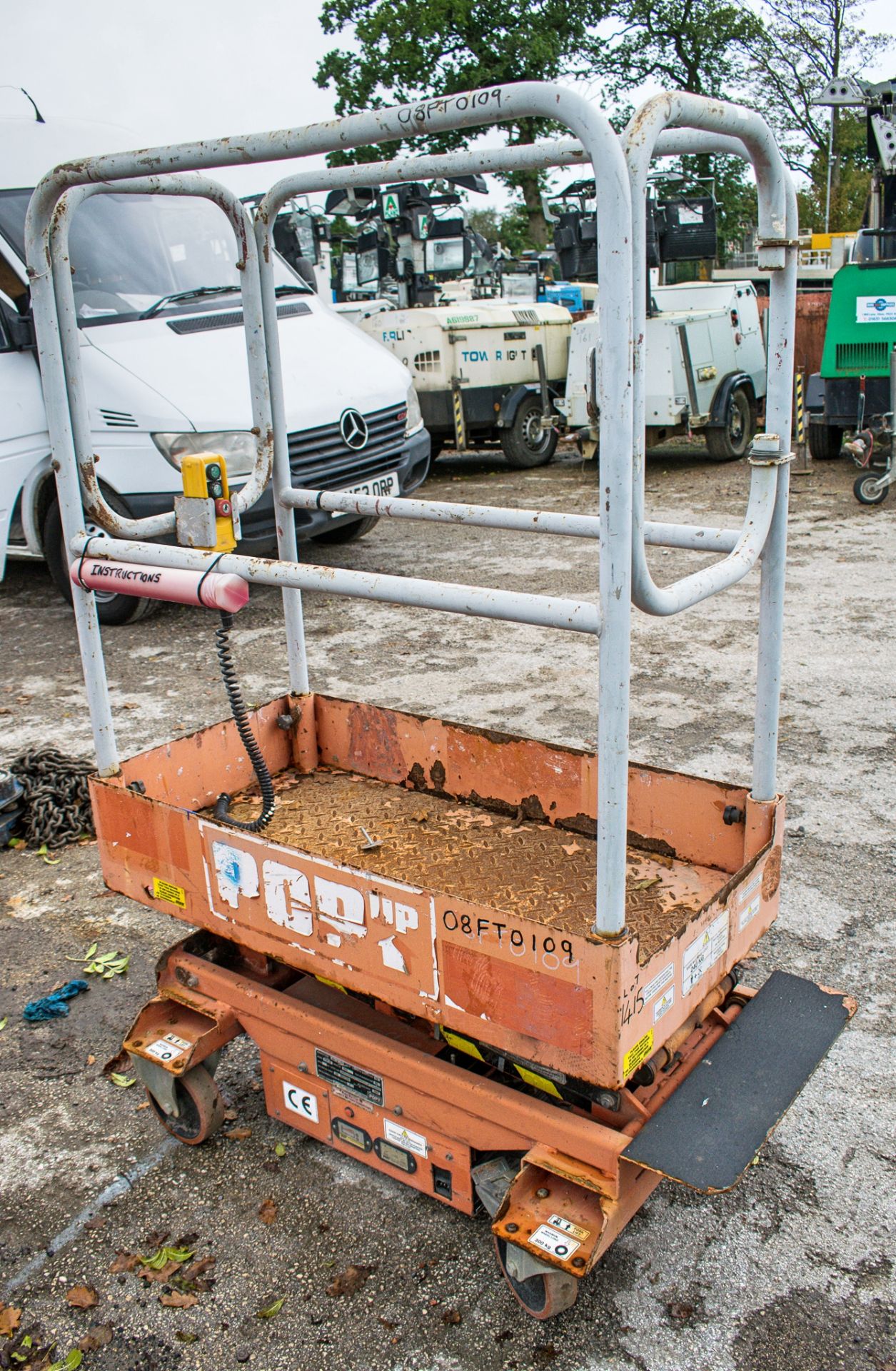 Pop-Up push around battery electric scissor lift 08FT0109 - Image 3 of 4