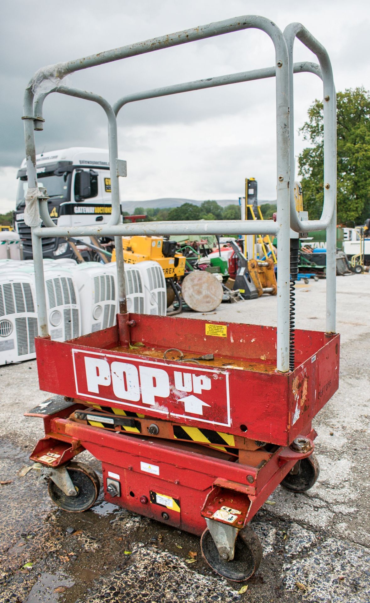 Pop-Up push around battery electric scissor lift - Image 3 of 4