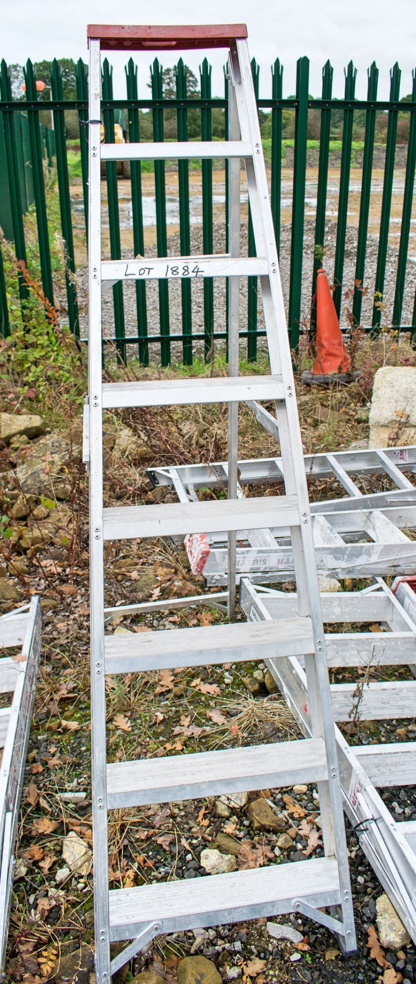 8 tread aluminium step ladder