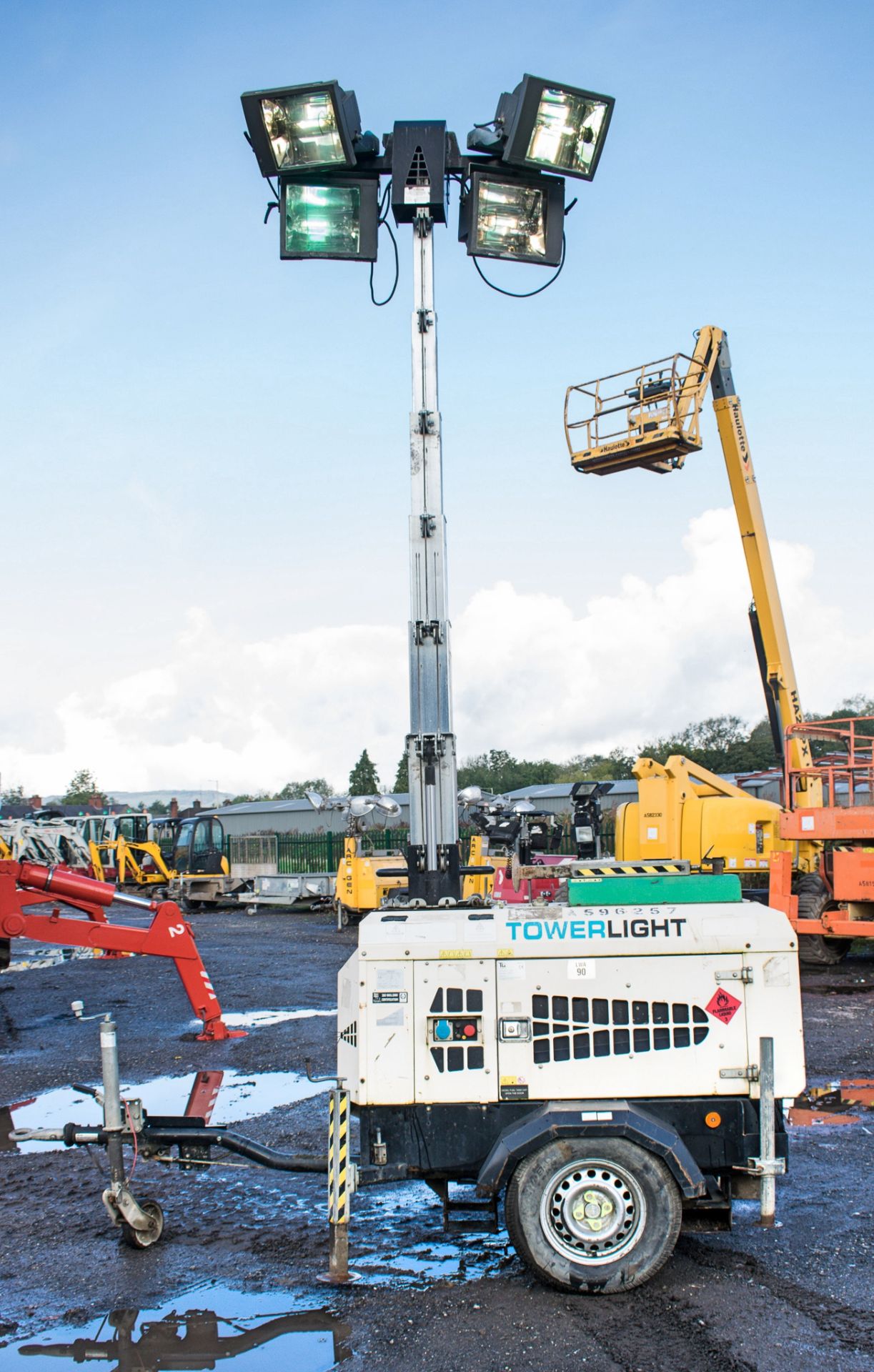 Tower Light VT-1 diesel driven mobile lighting tower Year: 2012 S/N: 1203209 Recorded Hours: 2653 - Image 5 of 7