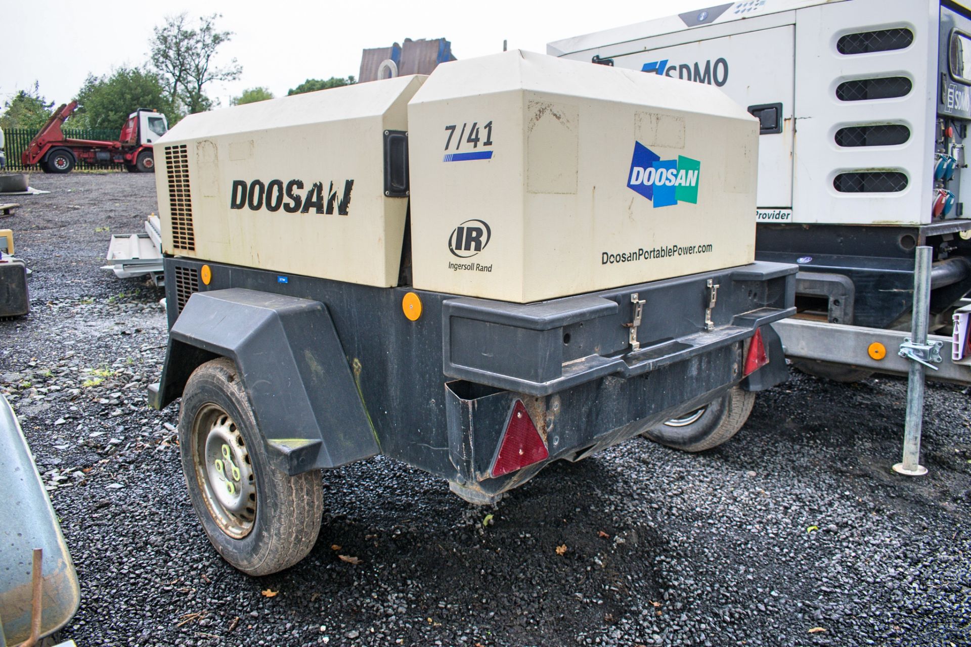 Ingersoll Rand 741 diesel driven mobile air compressor Year: 2012 S/N: 431491 Recorded Hours: 821 - Image 2 of 4