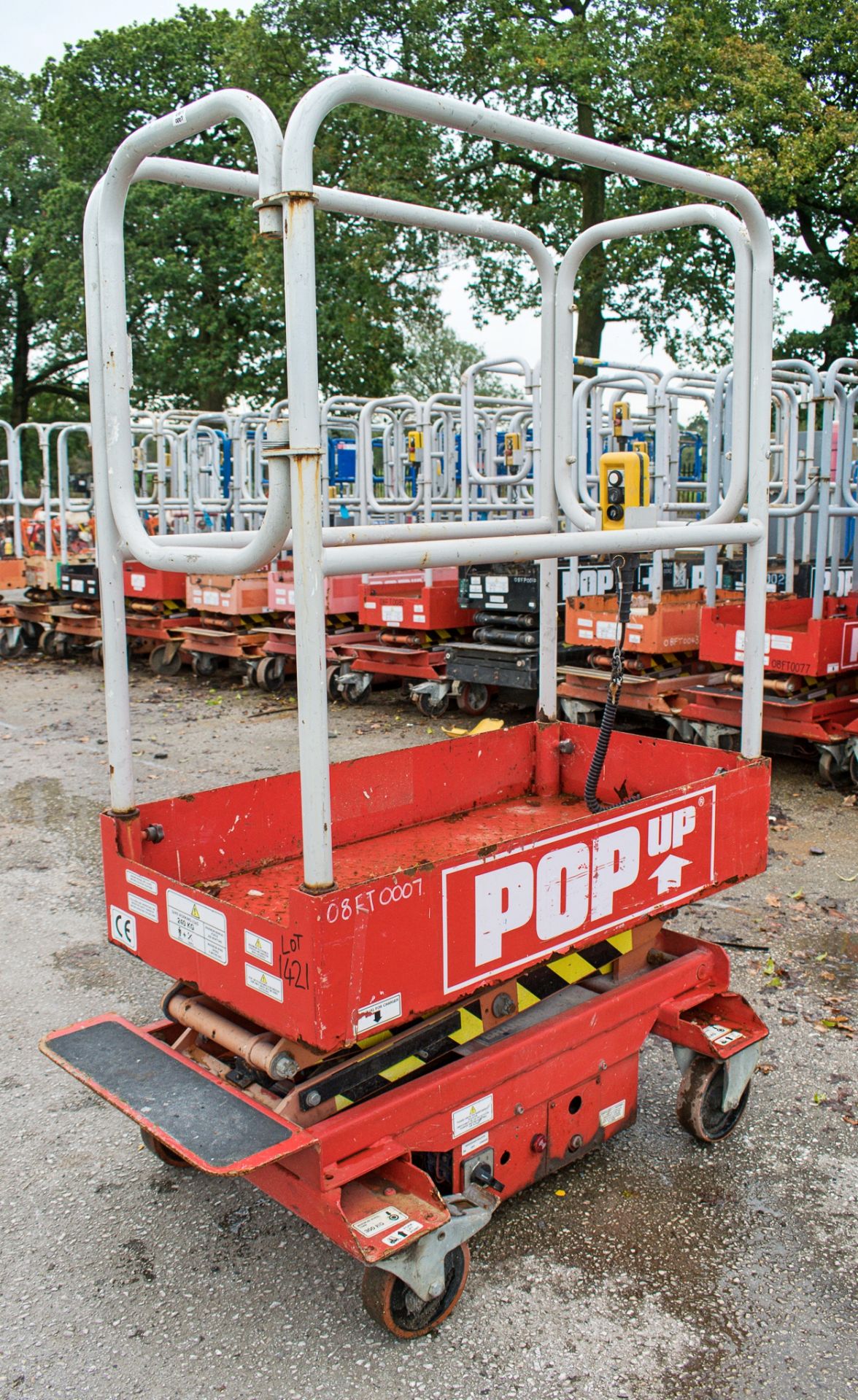 Pop-Up push around battery electric scissor lift 08FT0007 - Image 2 of 4