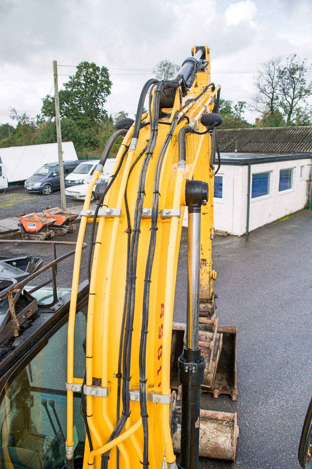 JCB JS130 LC 14 tonne steel tracked excavator Year: 2015 S/N: 2134750 Recorded Hours: 5841 auxillary - Image 17 of 22