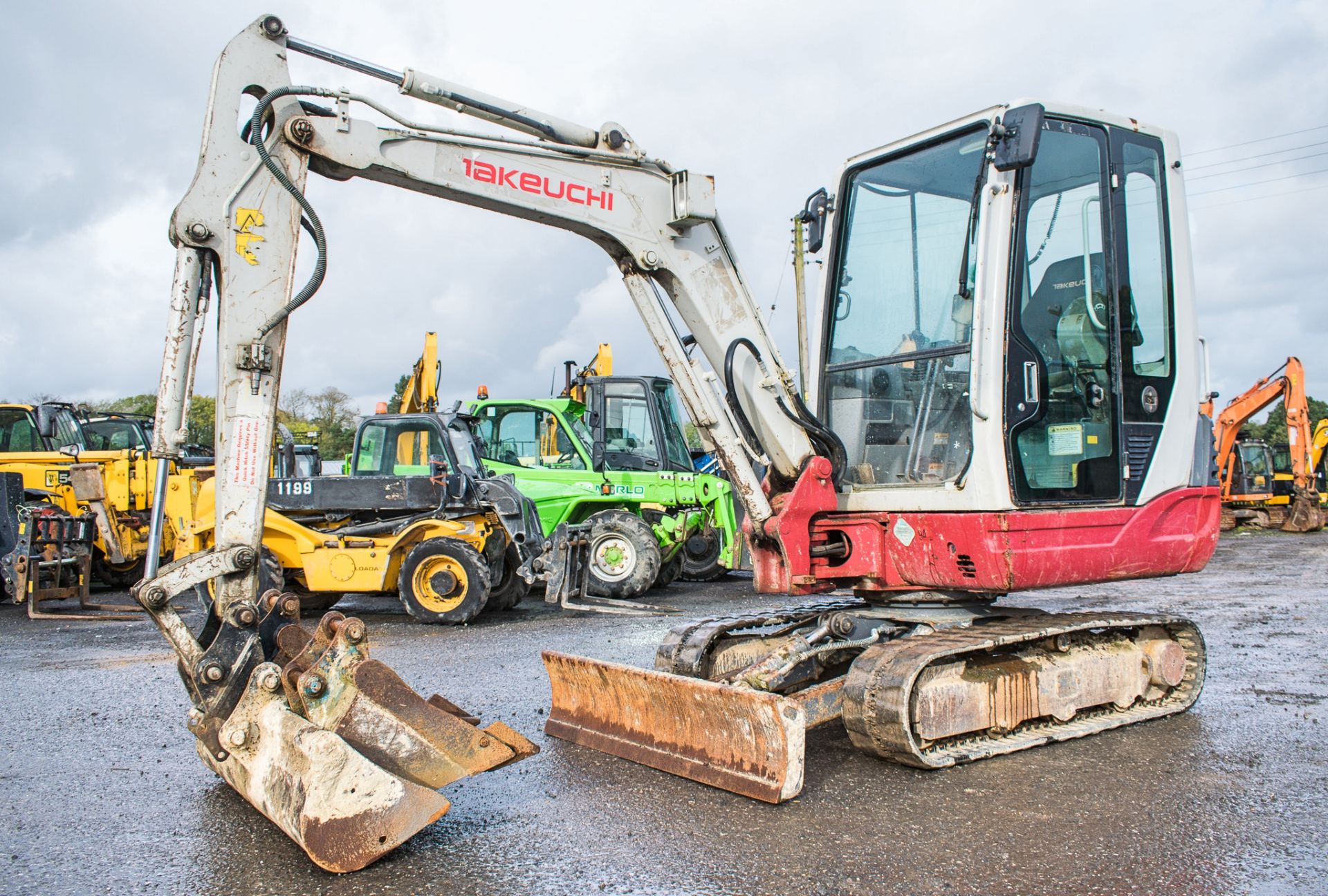 Takeuchi TB228 2.8 tonne rubber tracked mini excavator Year: 2012 S/N: 122801768 Recorded Hours: Not