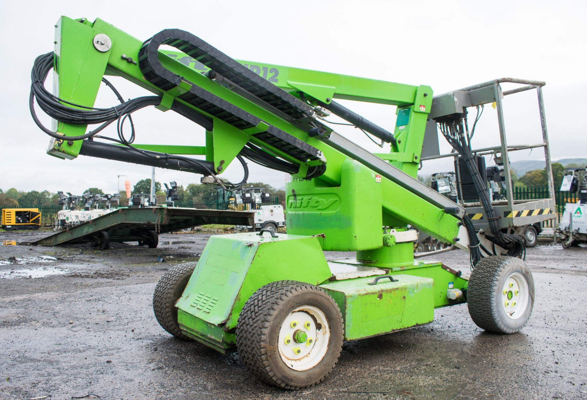 Nifty HR12 HDE diesel electric articulated boom lift Year: 2012 S/N: 23514 PF1542 - Bild 3 aus 14