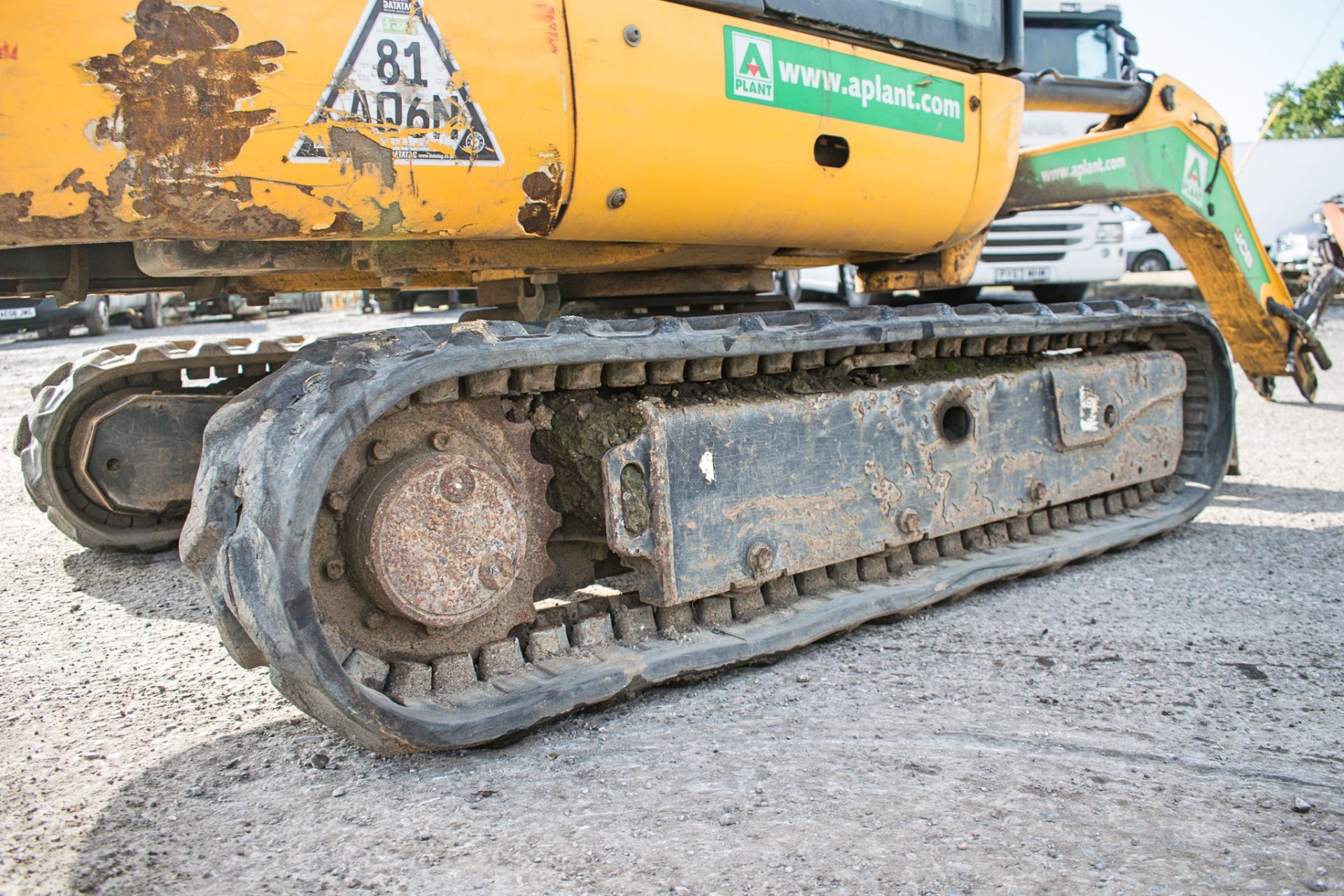 JCB 8018 1.8 tonne rubber tracked mini excavator  Year: 2017 S/N: 2545073 c/w expanding tracks and - Image 9 of 17