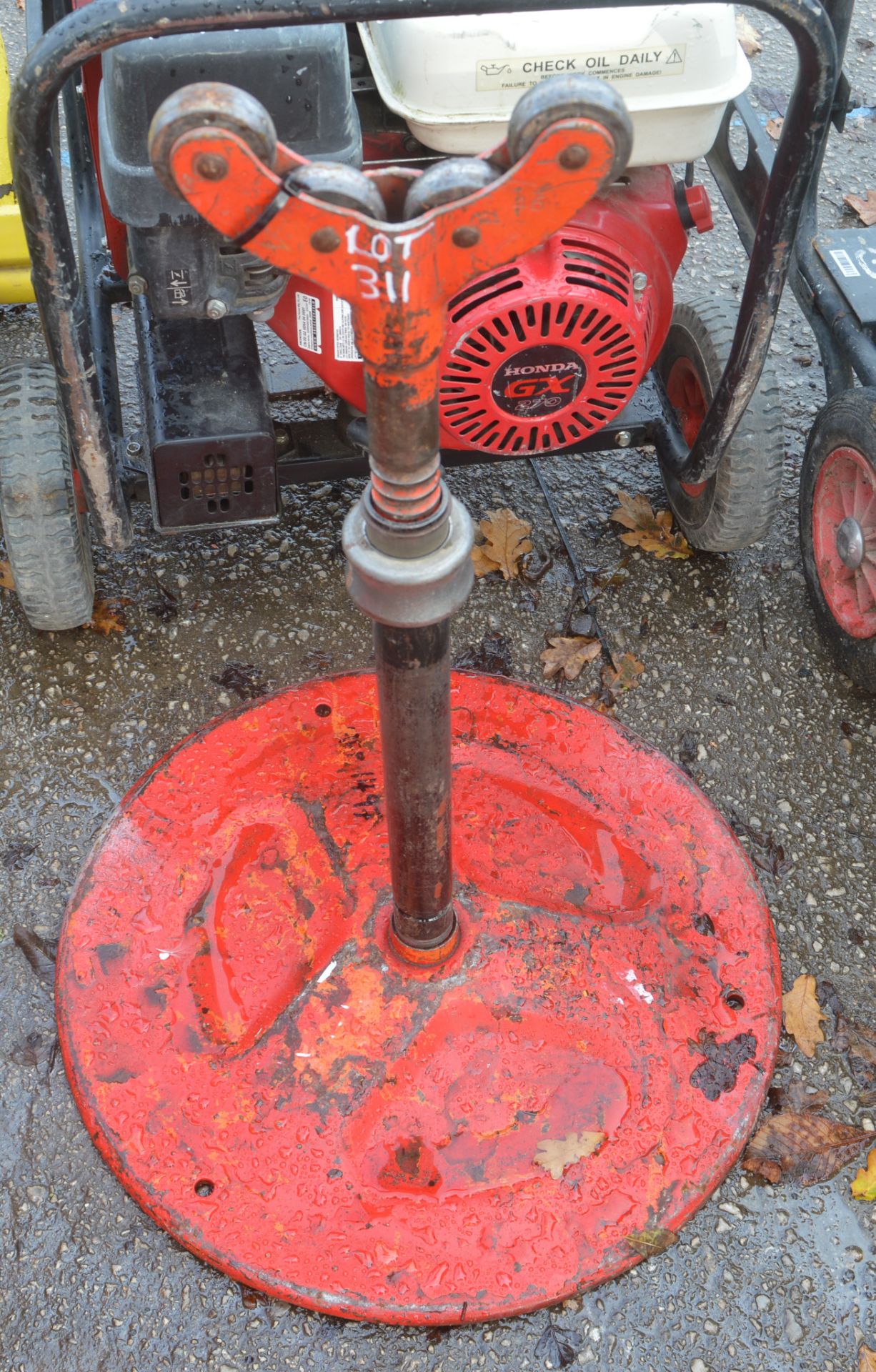 Pipe roller stand