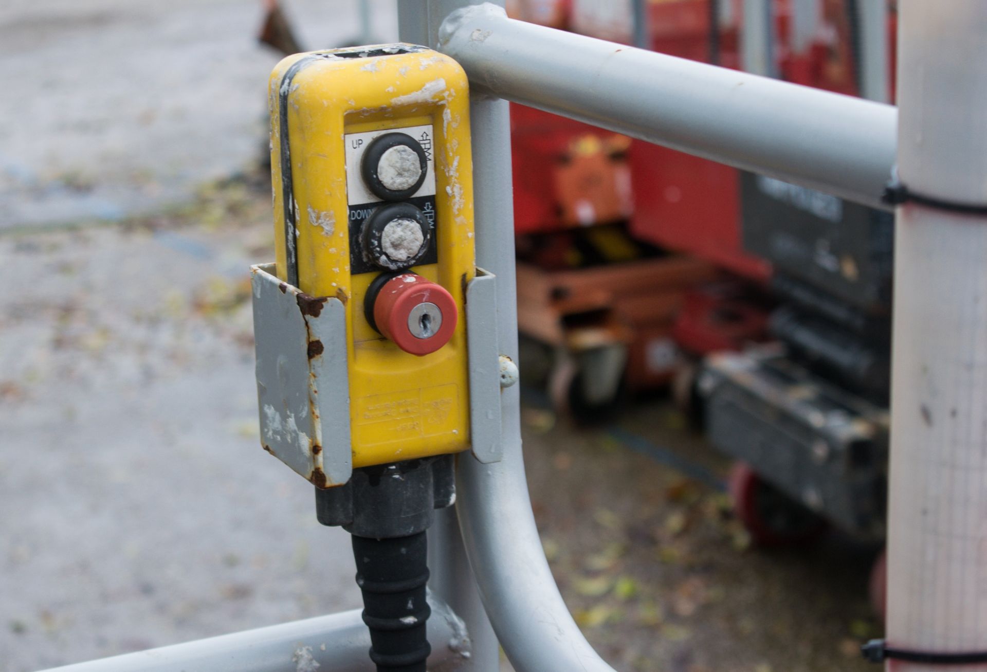 Pop-Up push along battery electric scissor lift - Image 5 of 6