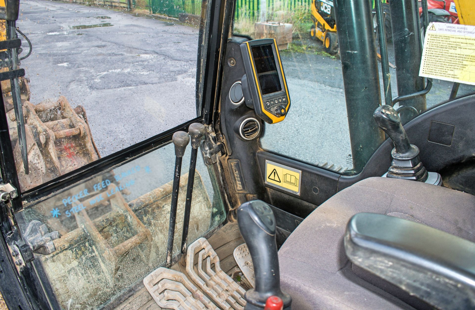 JCB JS130 LC 14 tonne steel tracked excavator Year: 2015 S/N: 2134750 Recorded Hours: 5841 auxillary - Image 21 of 22