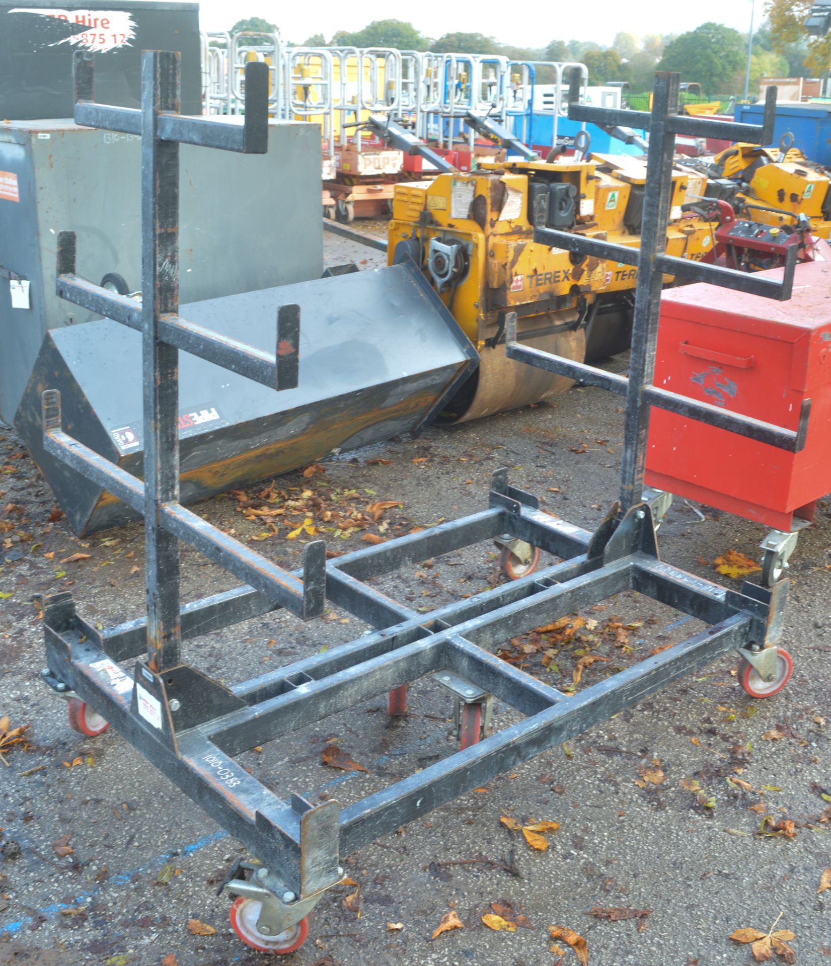 Mobile collapsible pipe rack