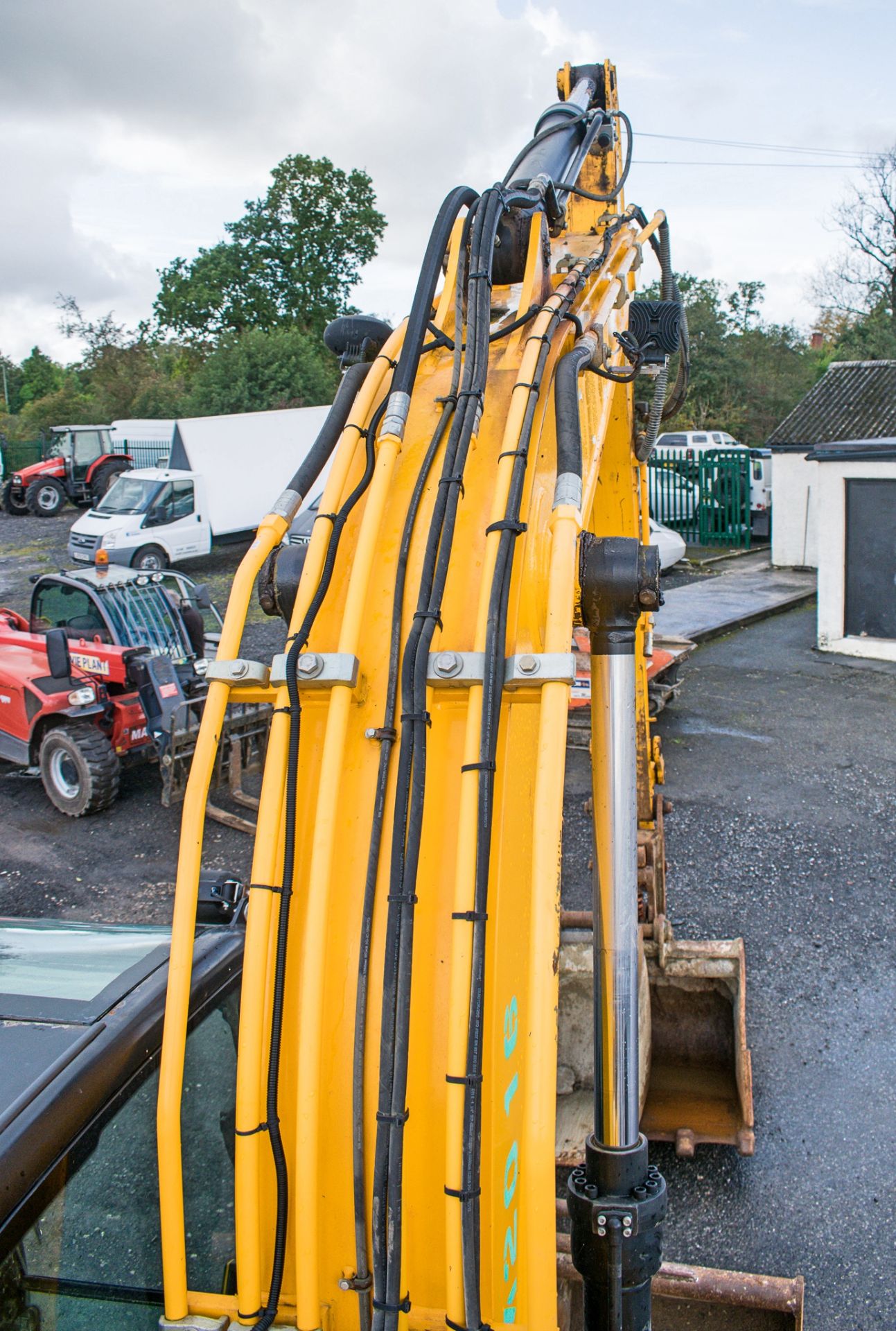 JCB JS130 LC 14 tonne steel tracked excavator Year: 2014 S/N: 2441322 Recorded Hours: 5921 auxillary - Image 18 of 23