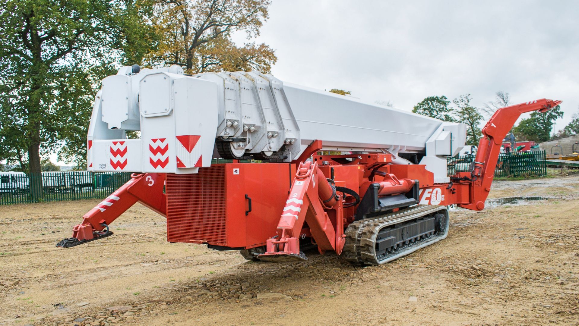 Teupen Leo 50 GTX 50 metre rubber tracked aerial platform Year: 2008 S/N: 140740 Recorded Hours: - Image 4 of 39