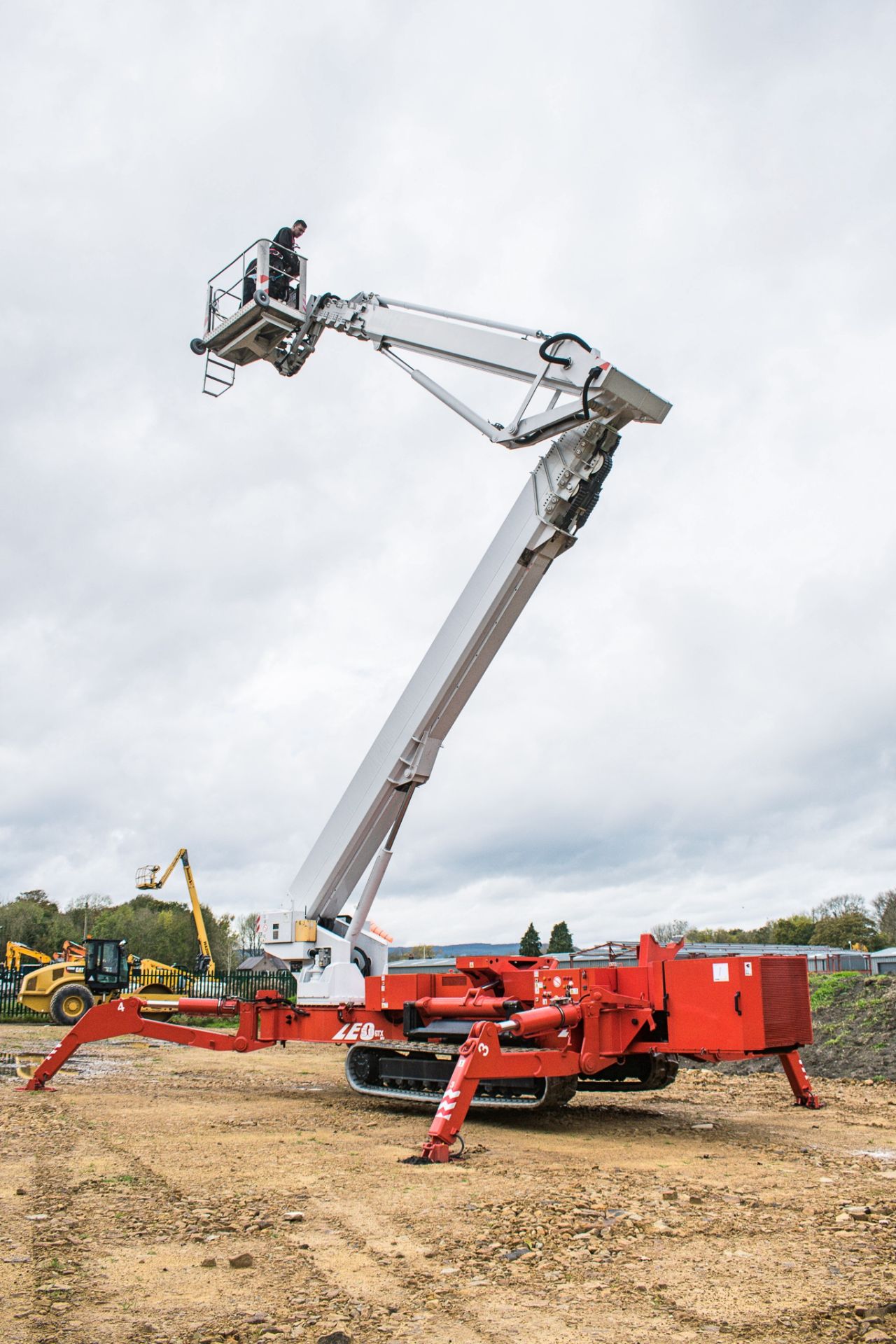 Teupen Leo 50 GTX 50 metre rubber tracked aerial platform Year: 2008 S/N: 140740 Recorded Hours: - Image 22 of 39