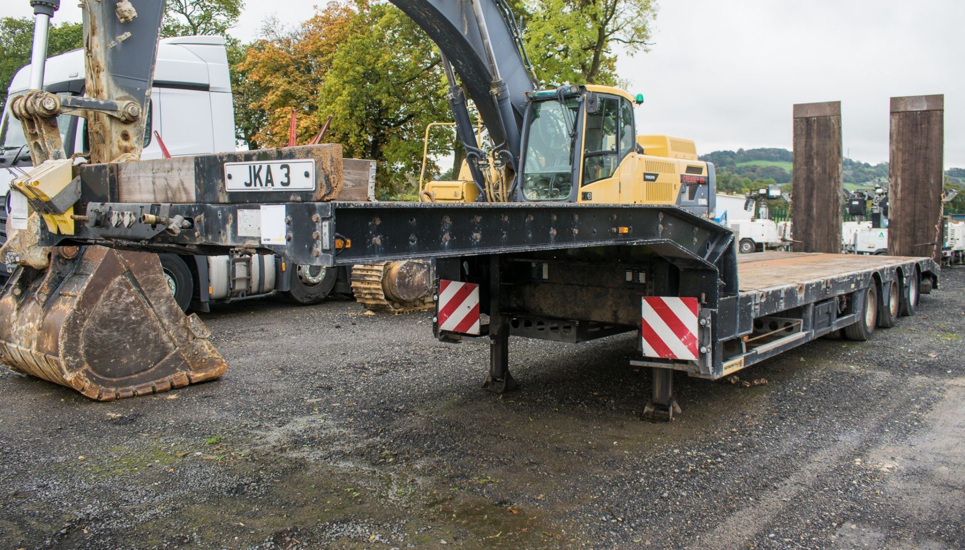 Faymonville STN-3U 13.6 metre step frame tri-axle low loader trailer  Year: 2010 S/N: 309100009291 - Image 2 of 12